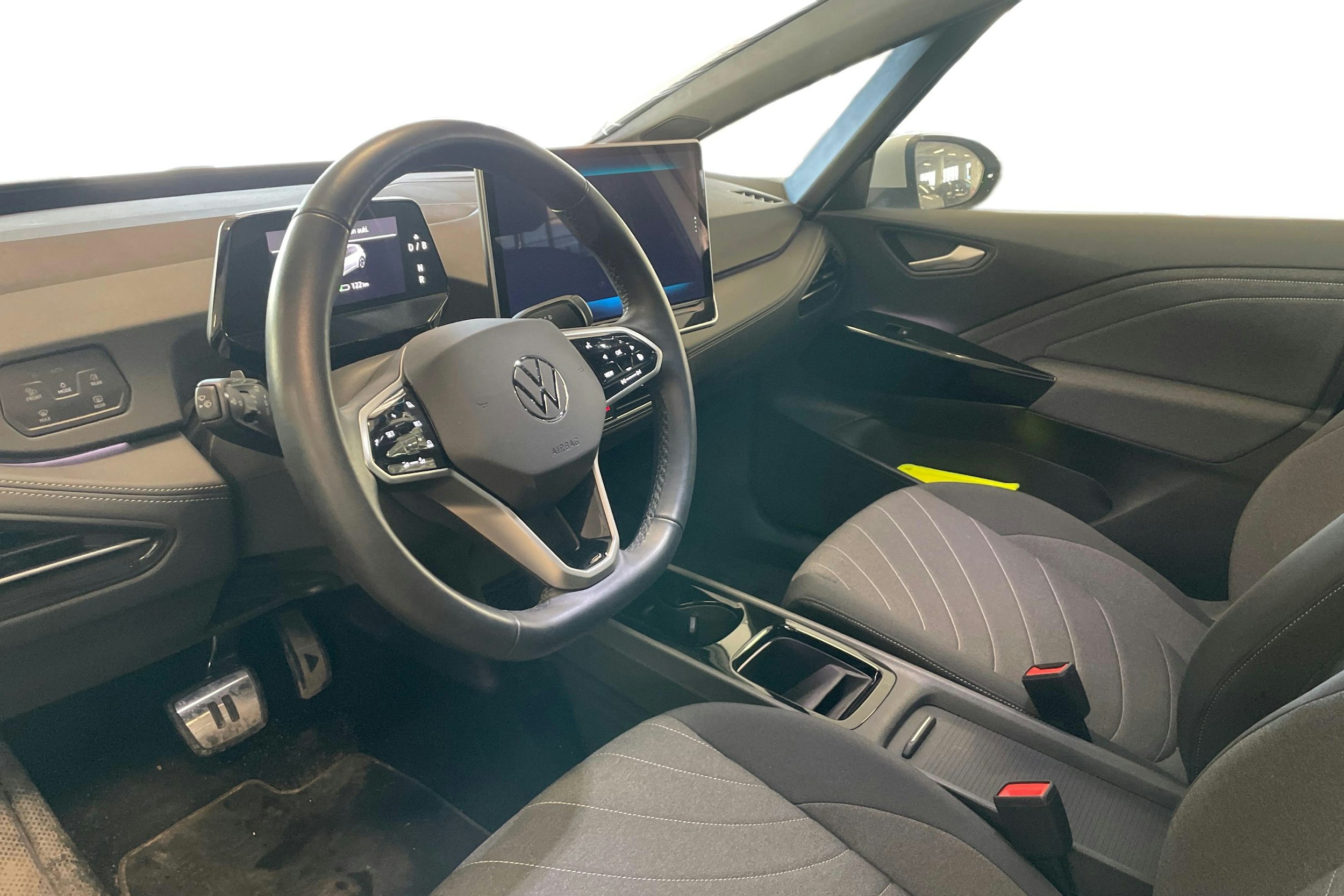 valkoinen Volkswagen ID.3 2024 kuva 3.