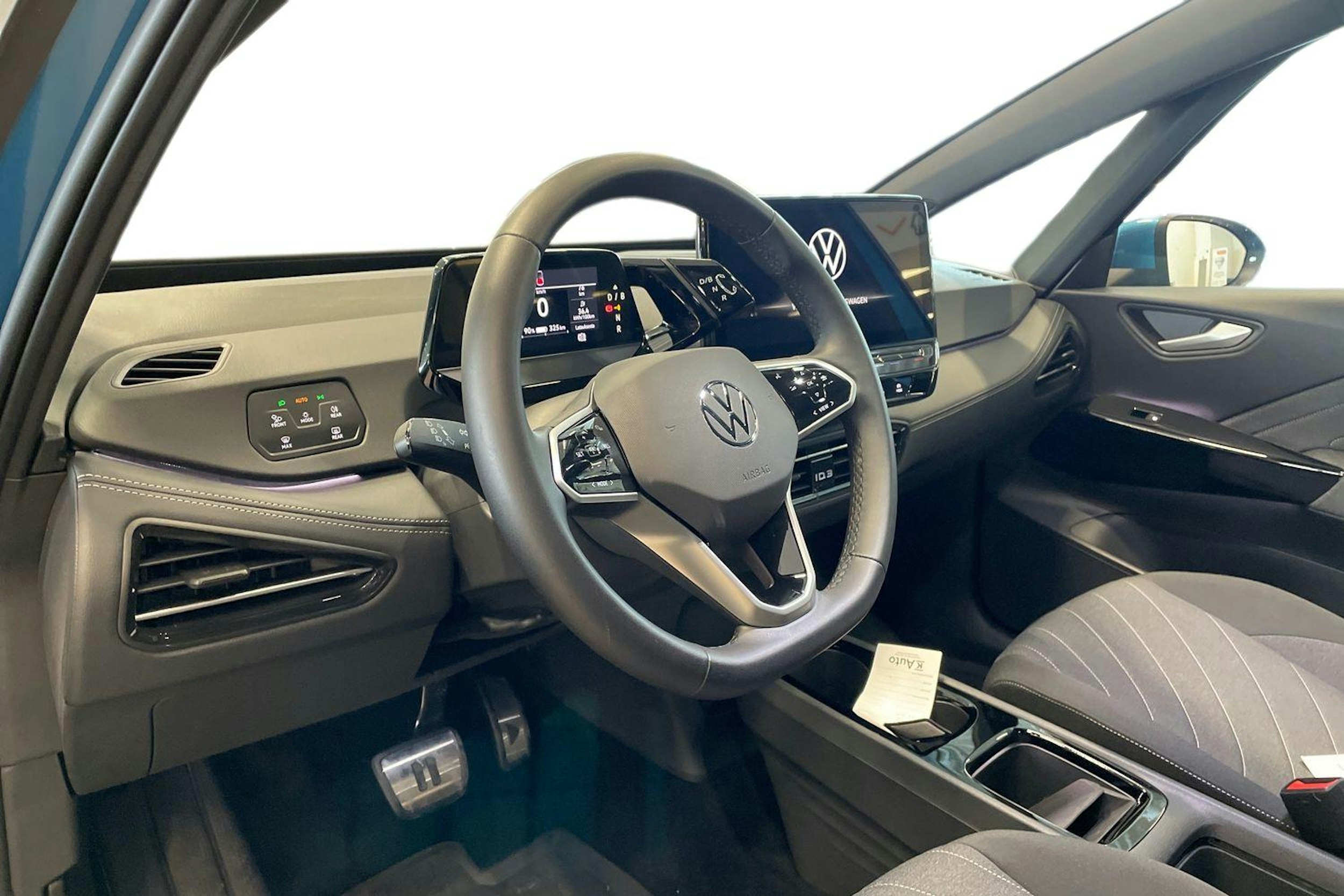 sininen Volkswagen ID.3 2024 kuva 7.