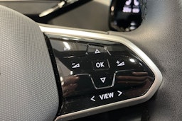 sininen Volkswagen ID.3 2024 kuva 18.