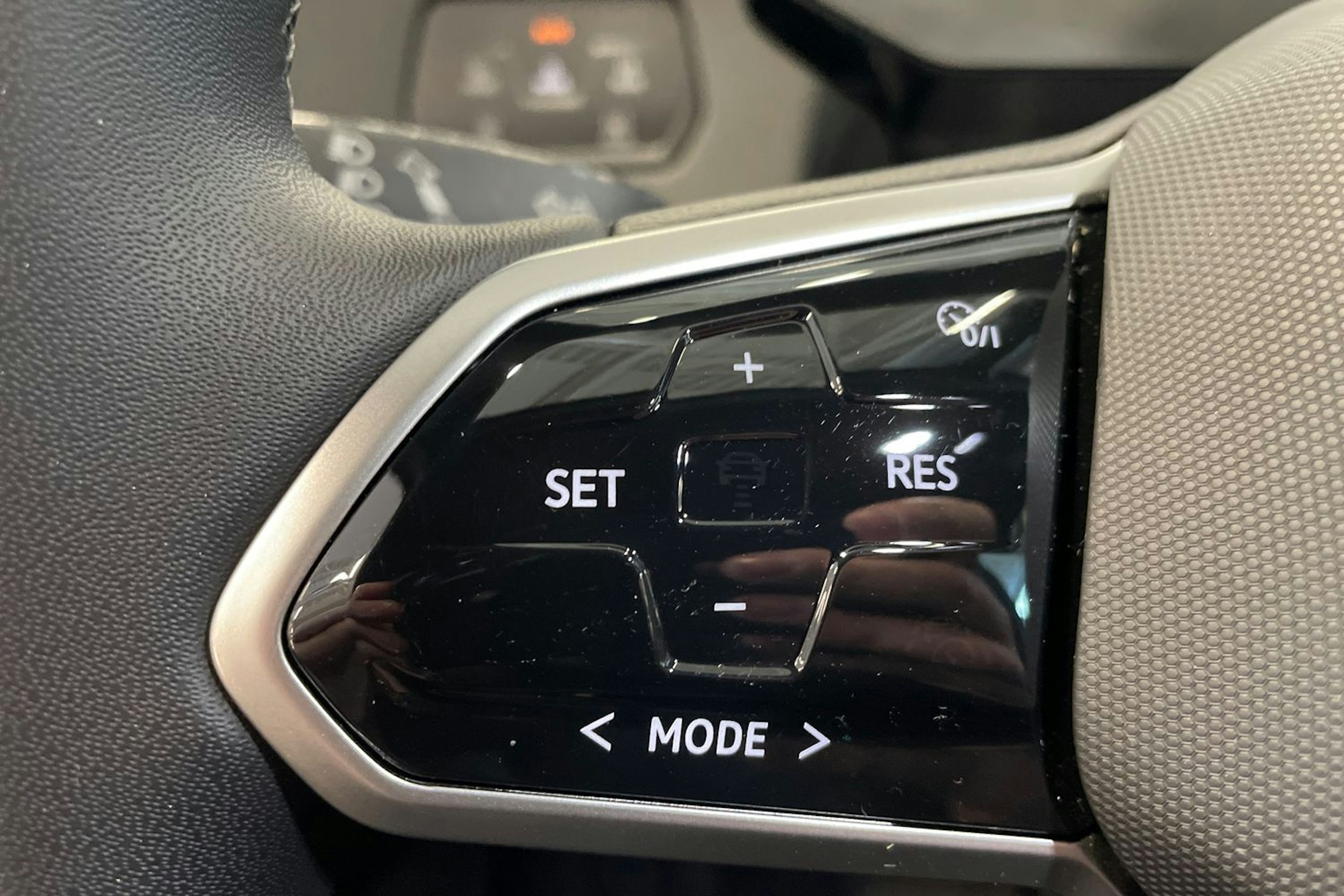 sininen Volkswagen ID.3 2024 kuva 19.