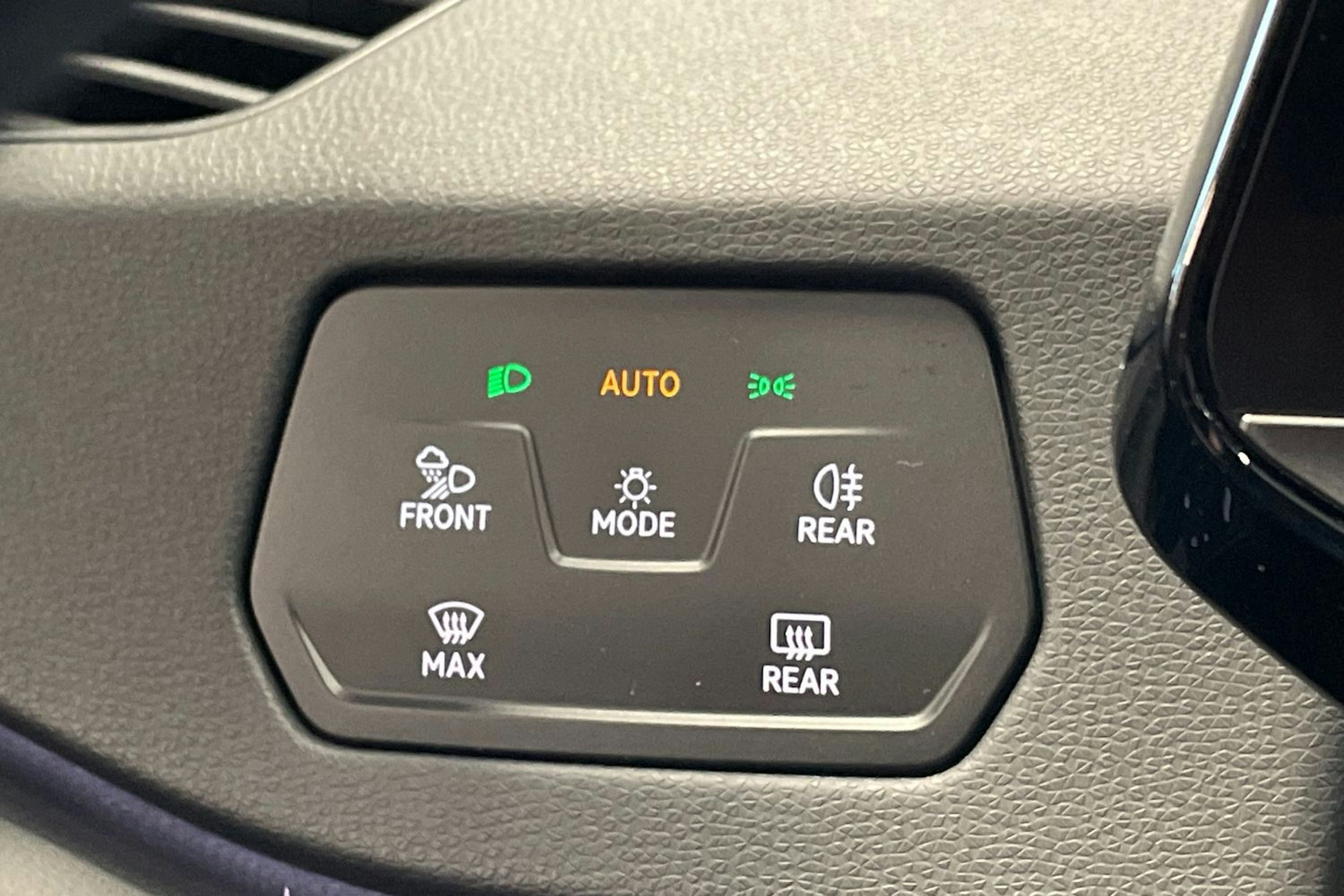 sininen Volkswagen ID.3 2024 kuva 22.