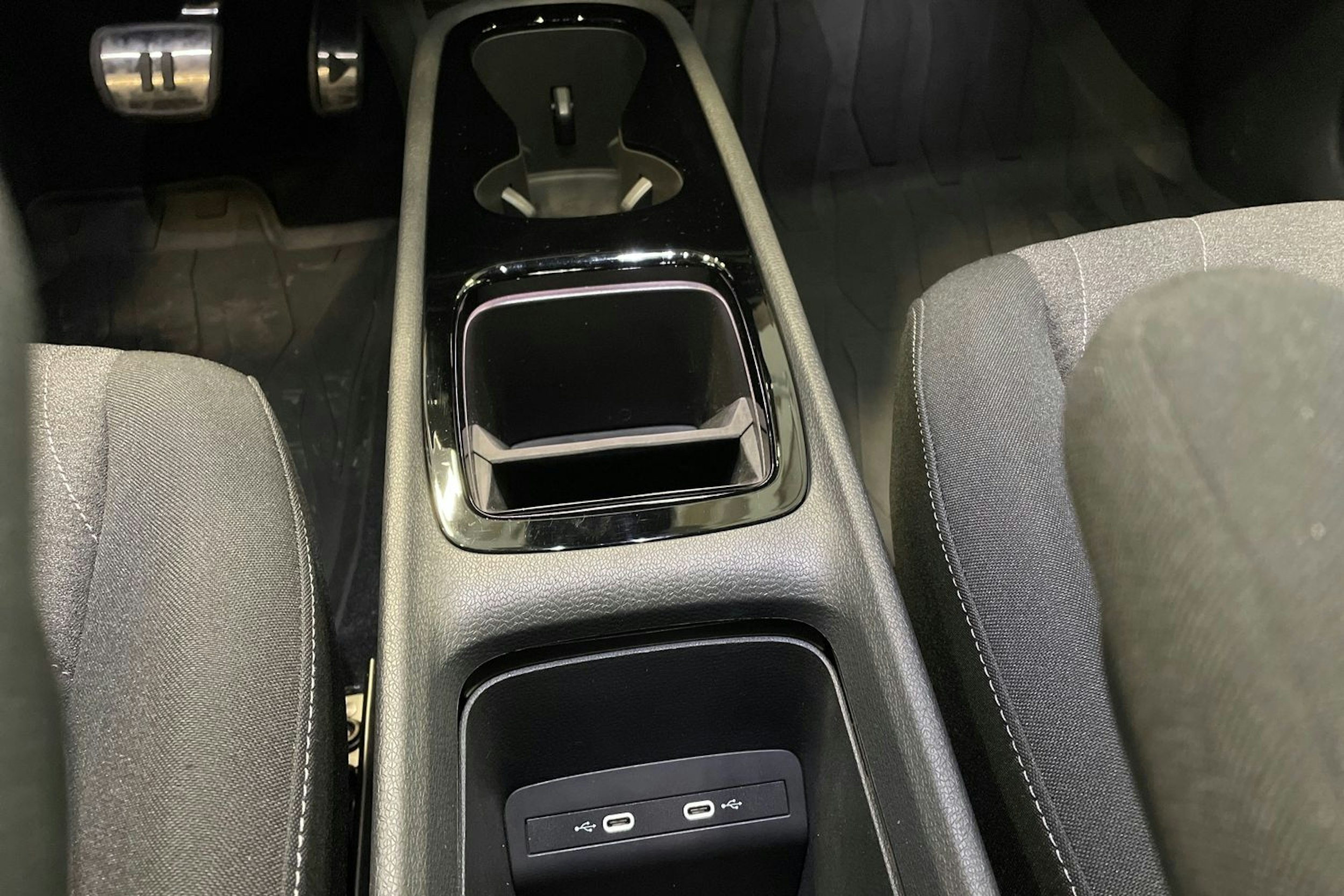 sininen Volkswagen ID.3 2024 kuva 32.