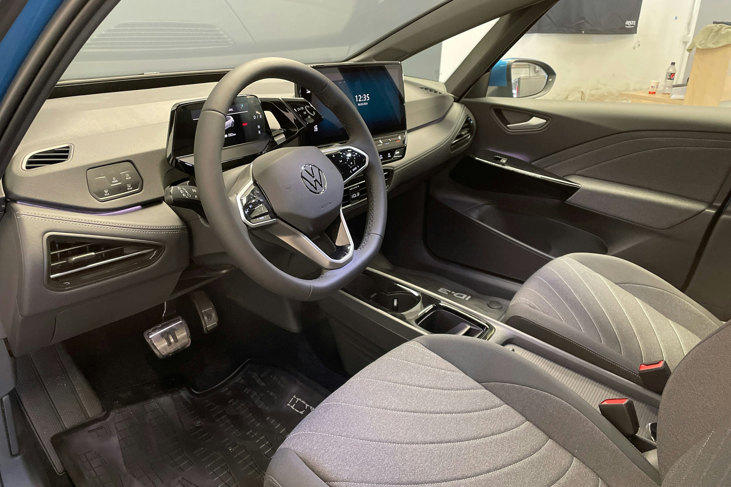 sininen Volkswagen ID.3 2024 kuva 6.