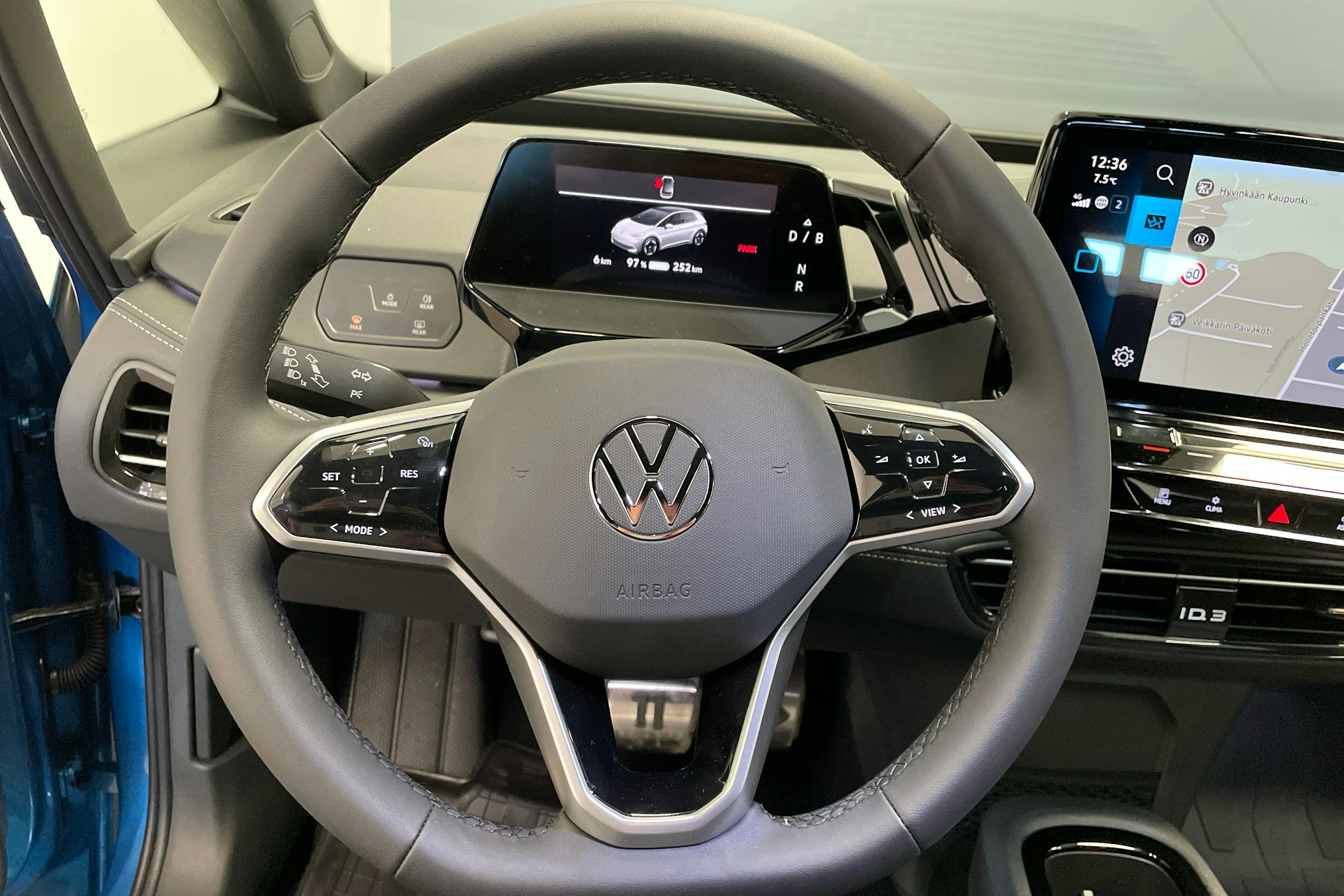 sininen Volkswagen ID.3 2024 kuva 13.