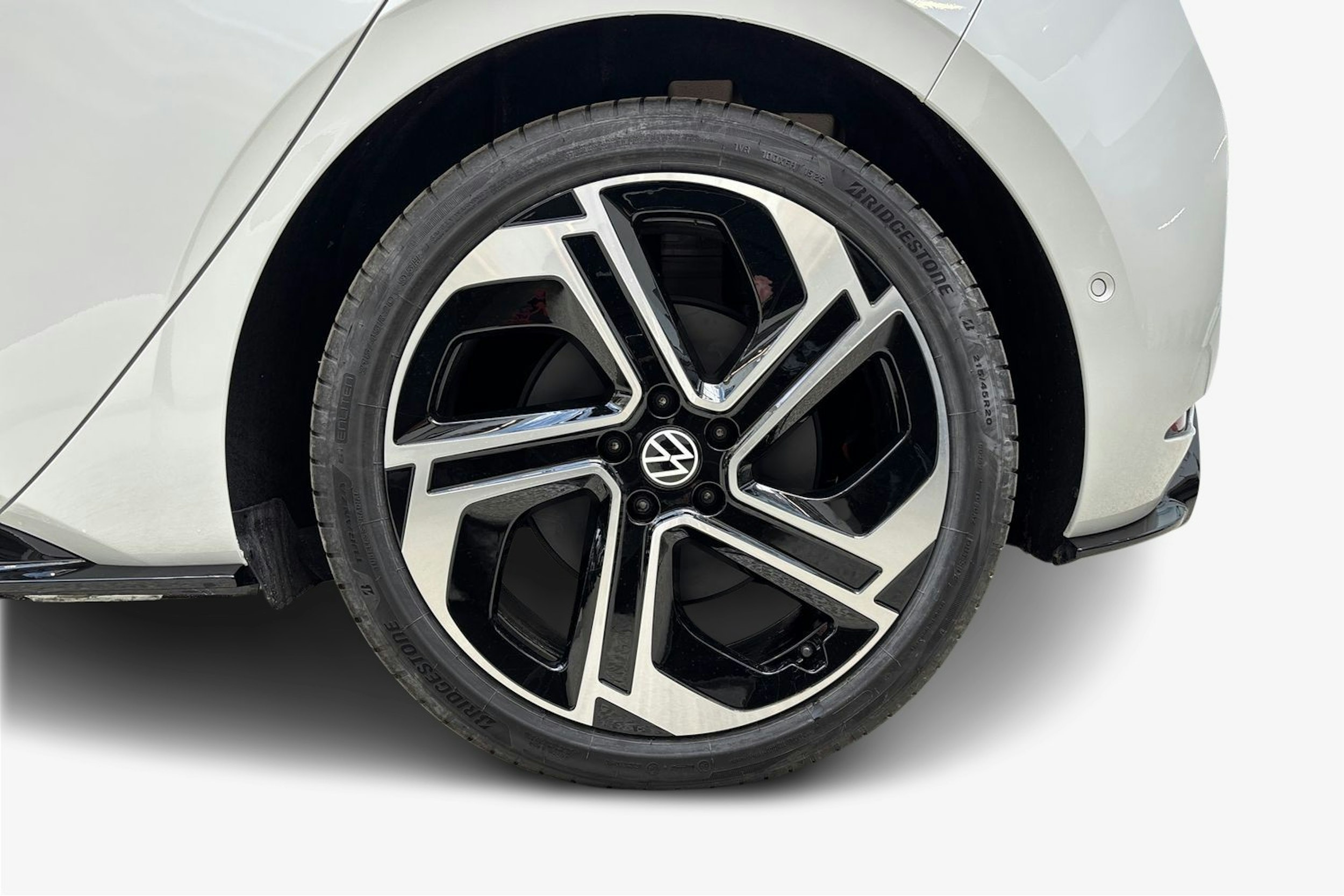 valkoinen Volkswagen ID.3 2025 kuva 11.