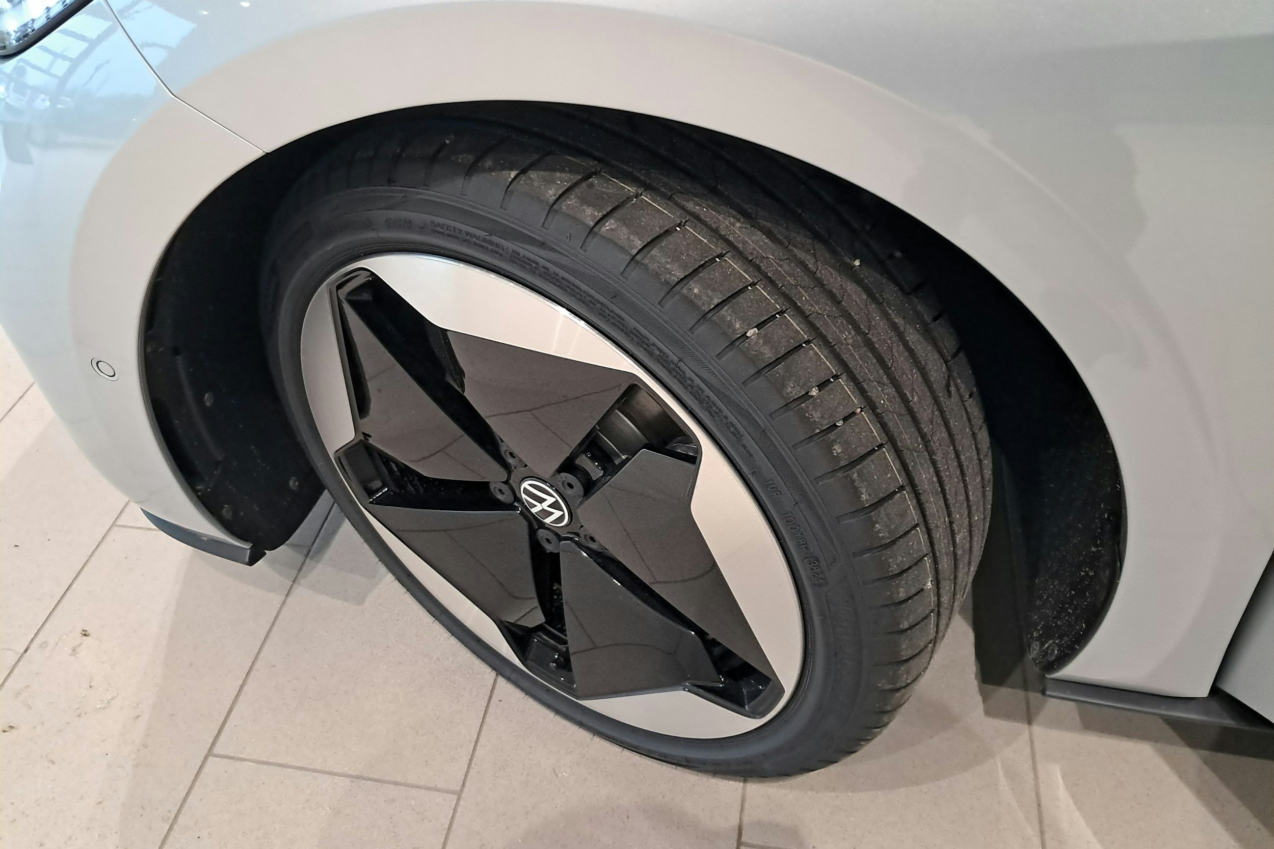 harmaa Volkswagen ID.3 2025 kuva 10.