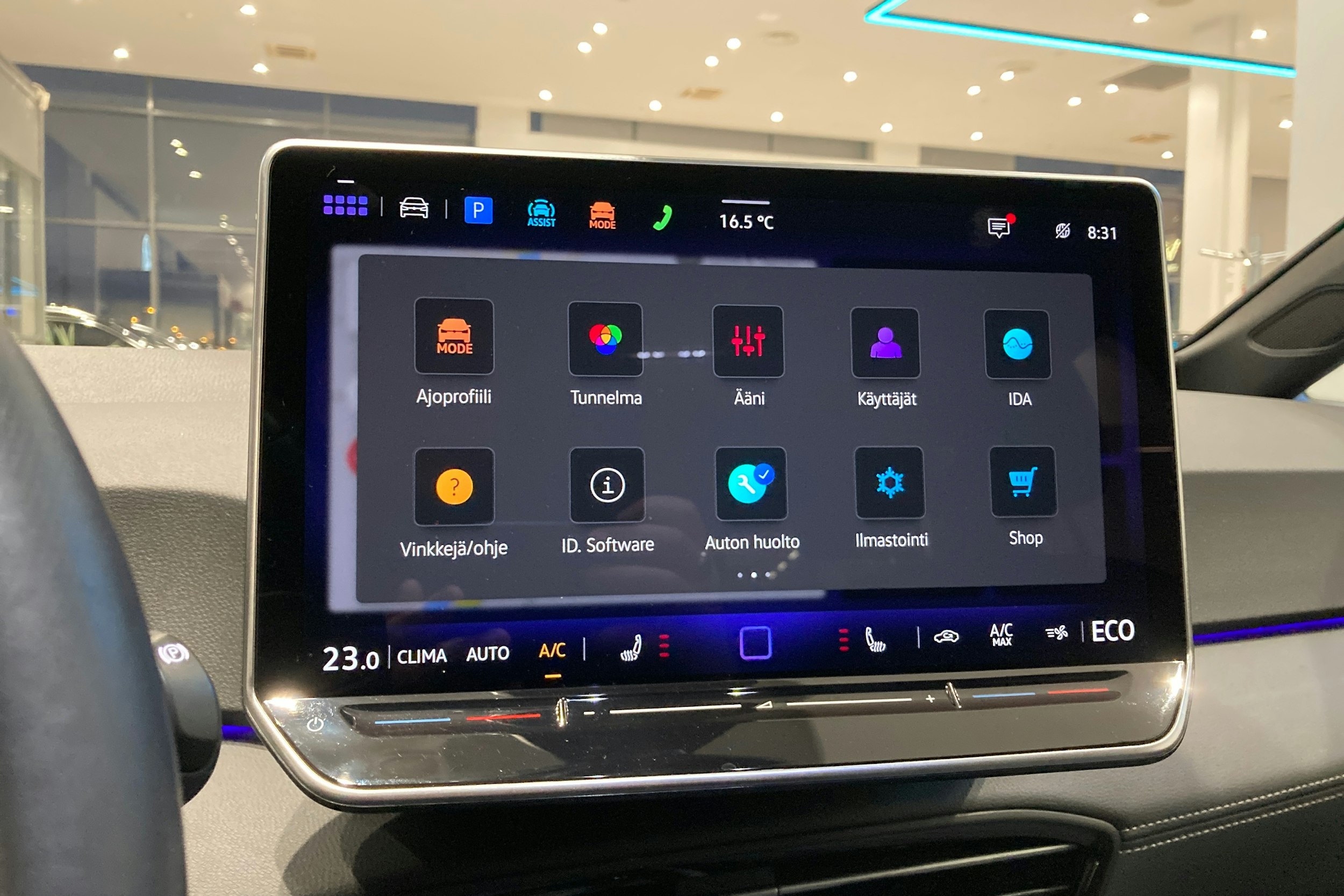 valkoinen Volkswagen ID.3 2025 kuva 15.