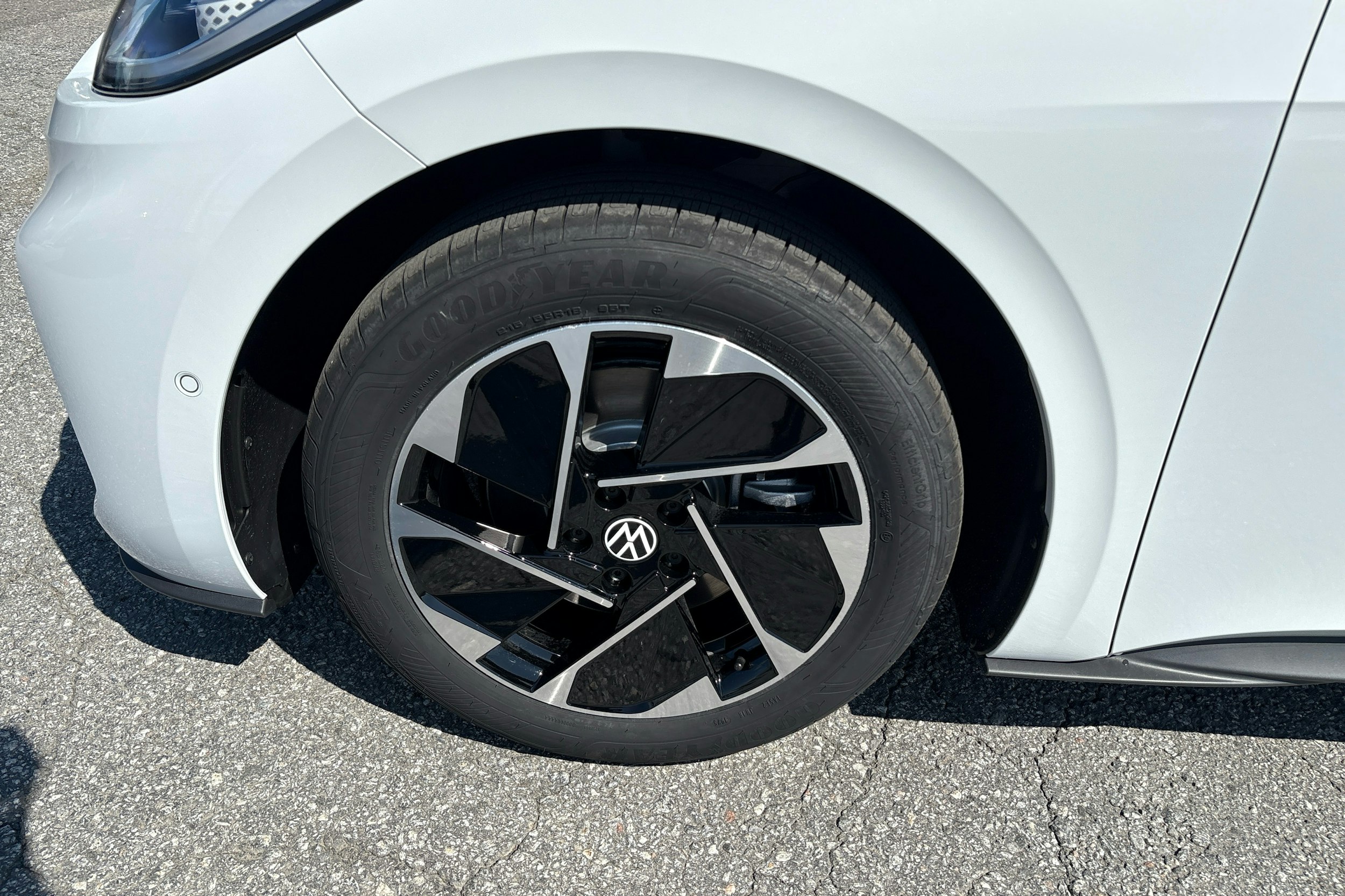 valkoinen Volkswagen ID.3 2025 kuva 9.