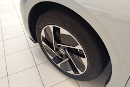 harmaa Volkswagen ID.3 2025 kuva 10.