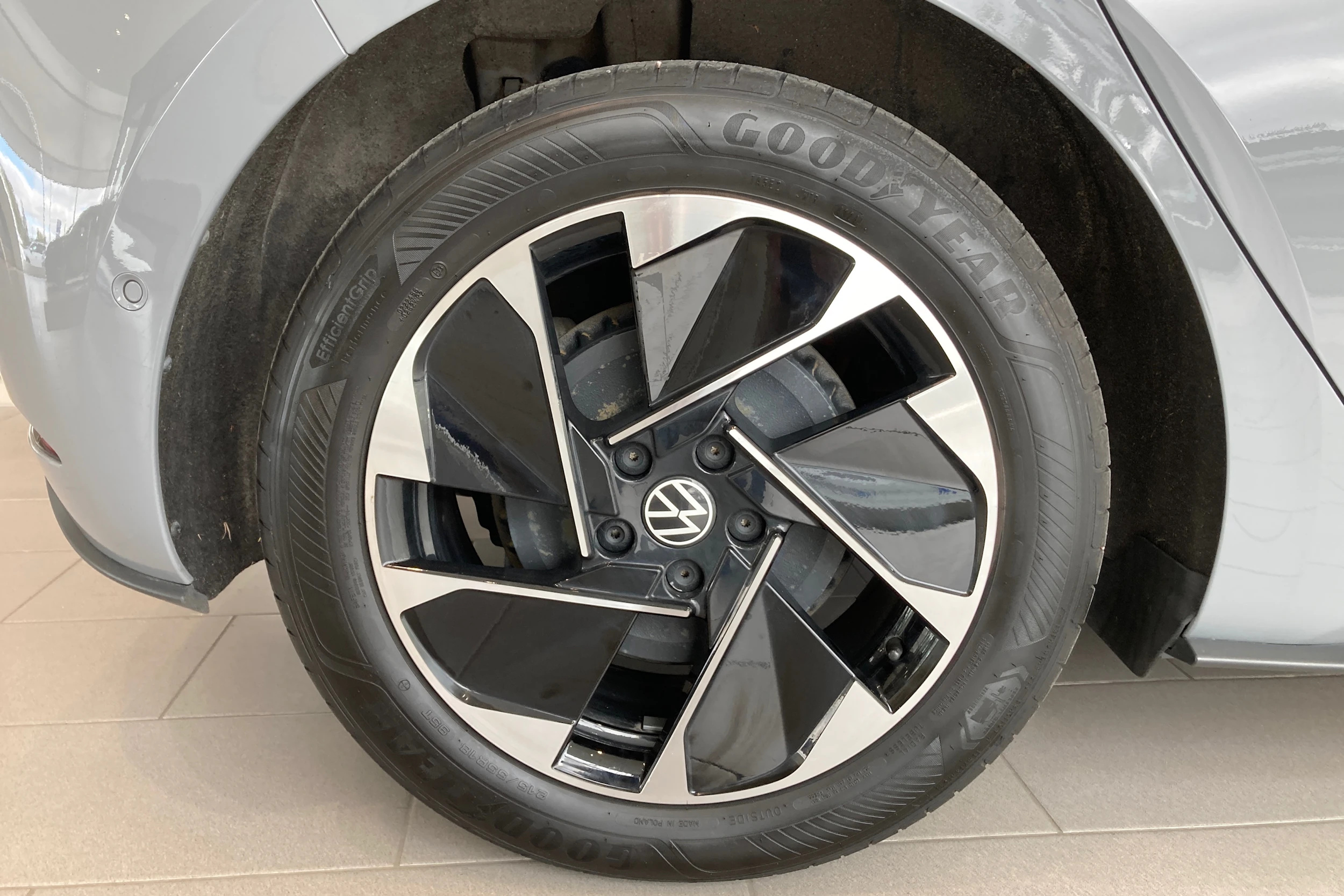 harmaa Volkswagen ID.3 2025 kuva 10.