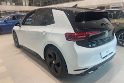 valkoinen Volkswagen ID.3 2025 kuva 13.