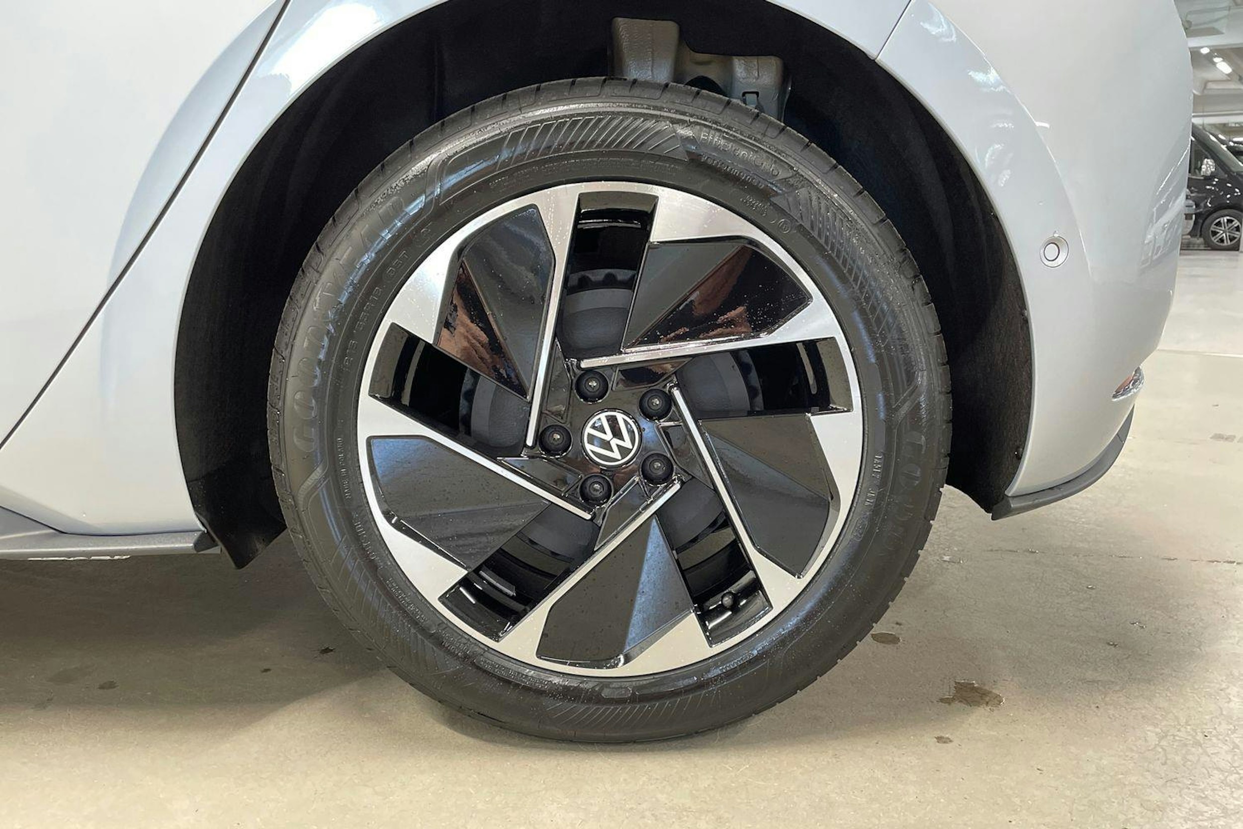 harmaa Volkswagen ID.3 2025 kuva 10.