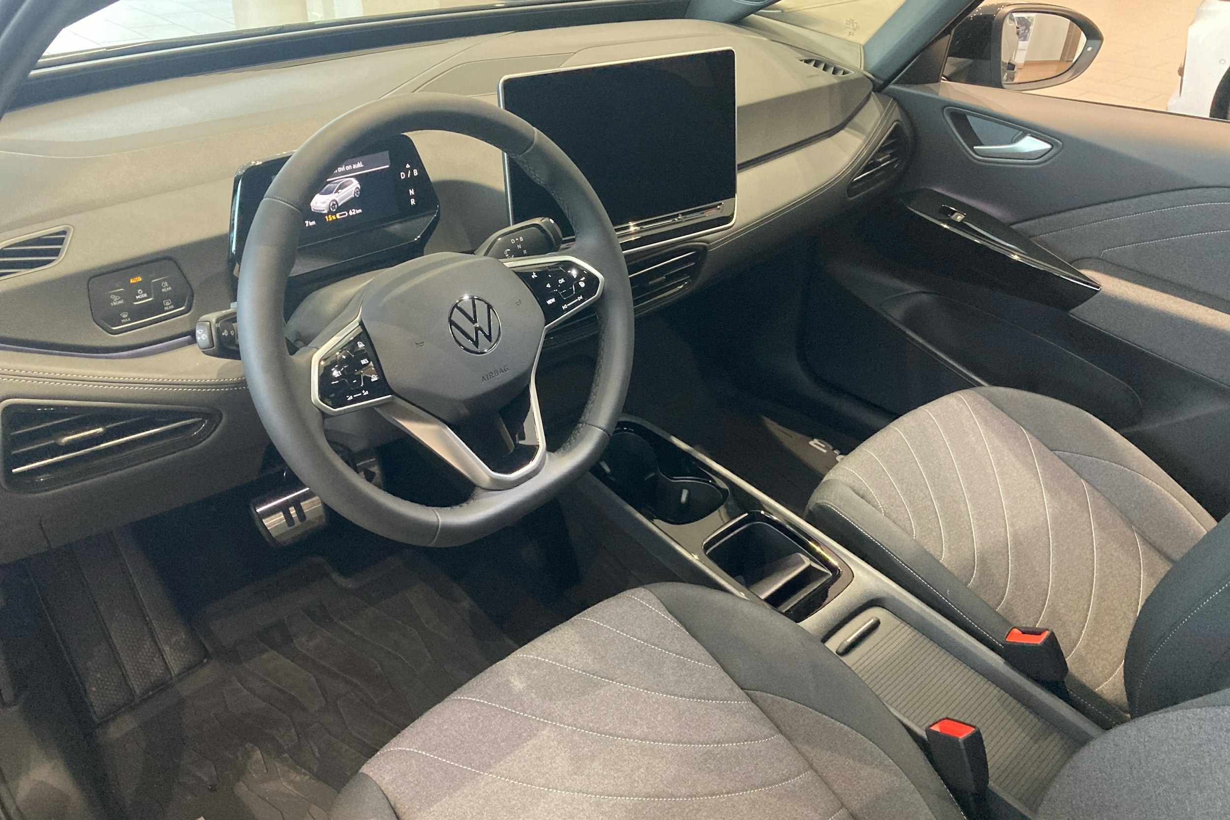 musta Volkswagen ID.3 2025 kuva 6.