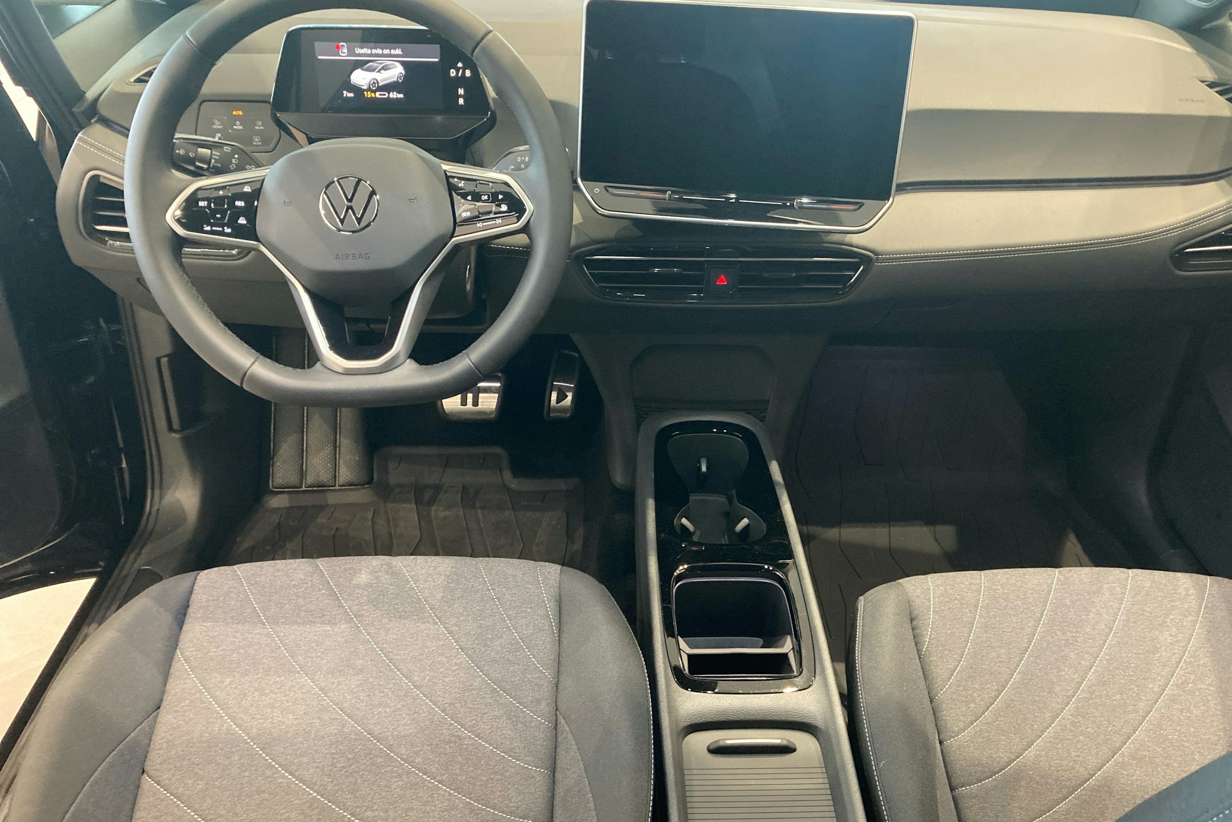 musta Volkswagen ID.3 2025 kuva 7.