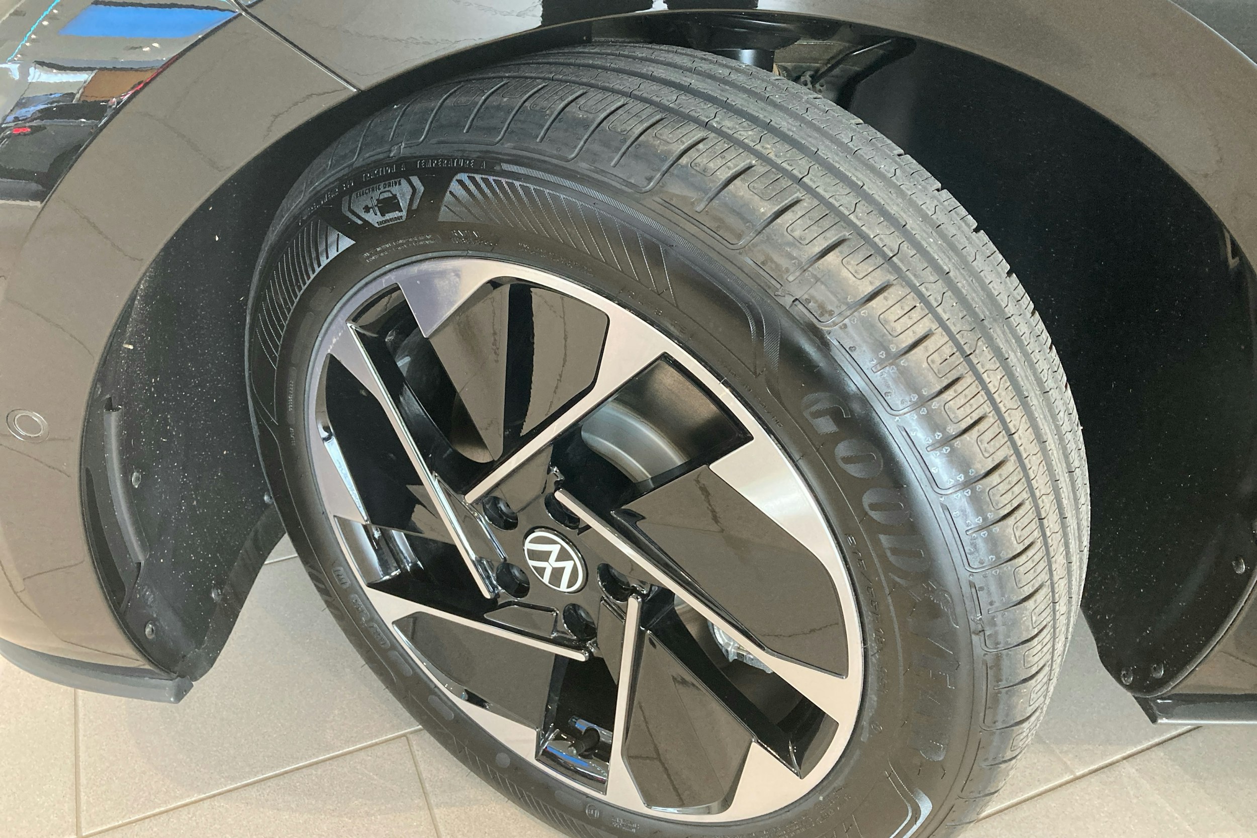 musta Volkswagen ID.3 2025 kuva 10.