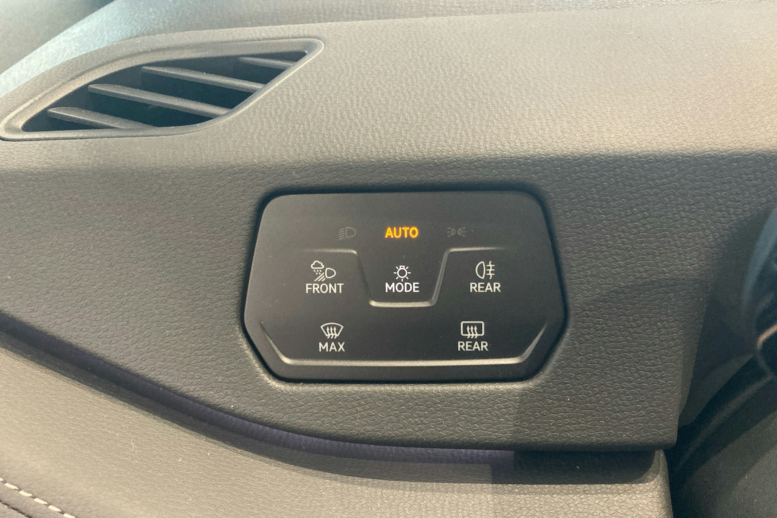 musta Volkswagen ID.3 2025 kuva 13.