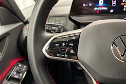 punainen Volkswagen ID.3 2025 kuva 14.