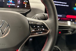 punainen Volkswagen ID.3 2025 kuva 15.