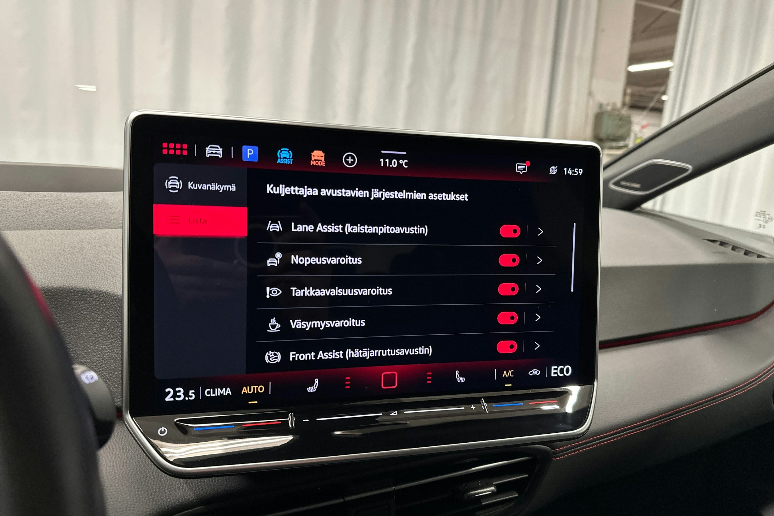 punainen Volkswagen ID.3 2025 kuva 21.