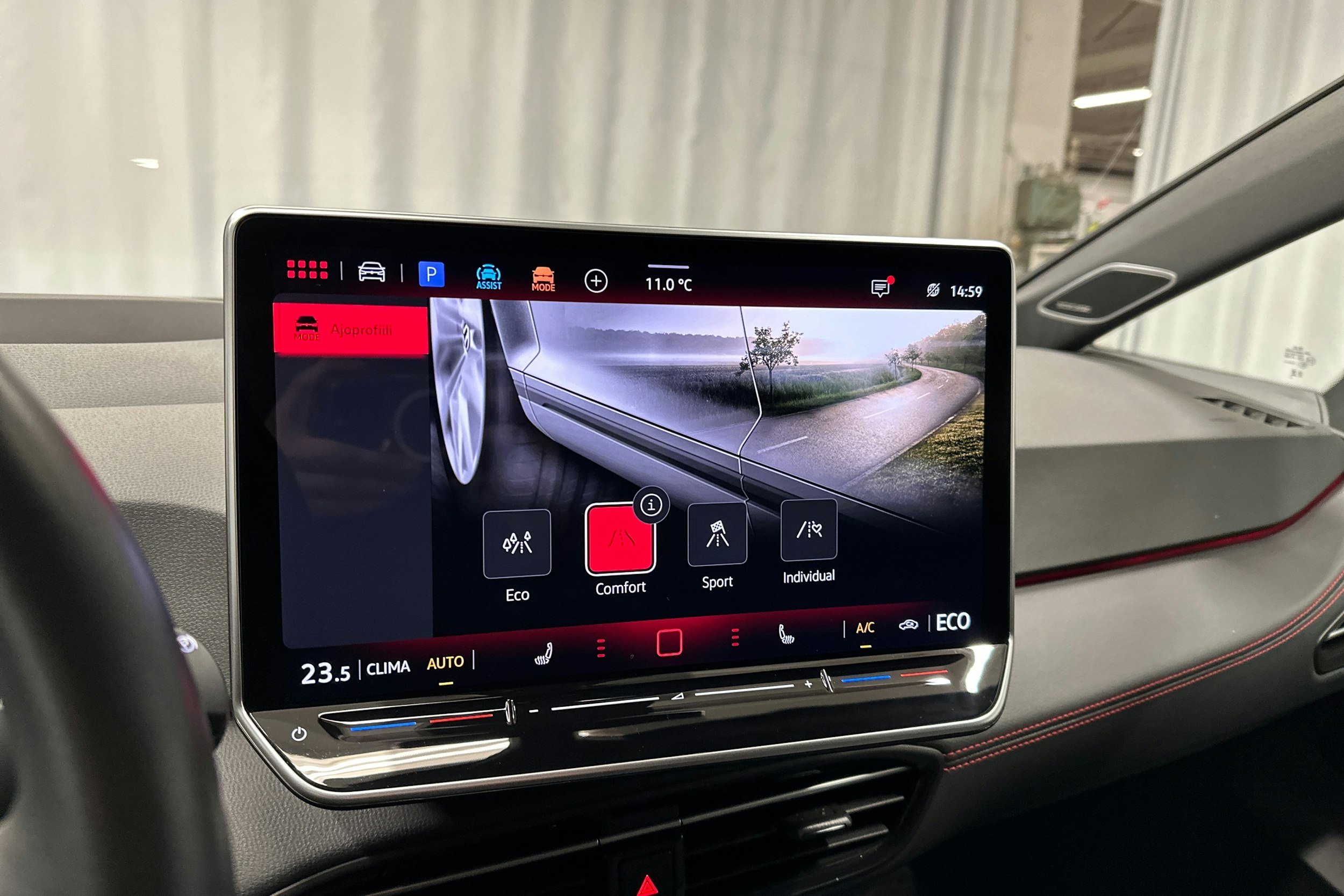 punainen Volkswagen ID.3 2025 kuva 25.