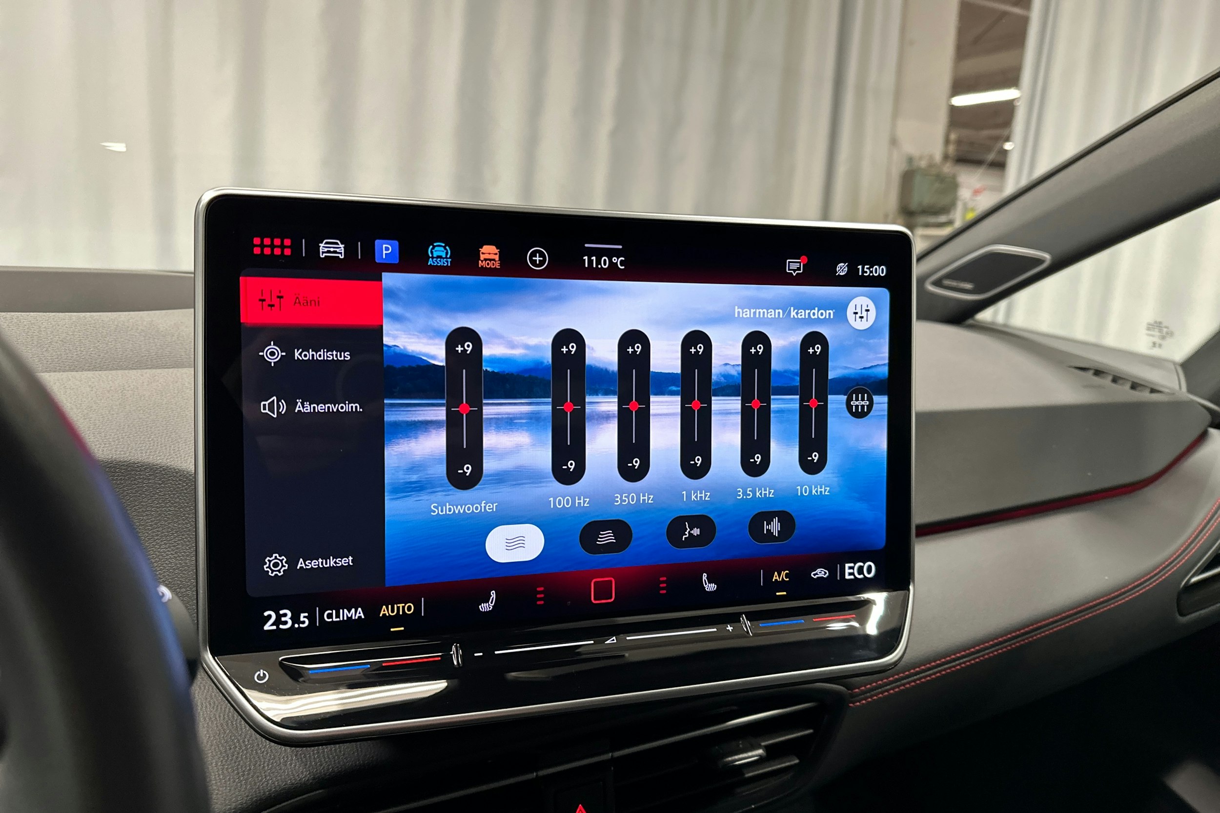 punainen Volkswagen ID.3 2025 kuva 28.