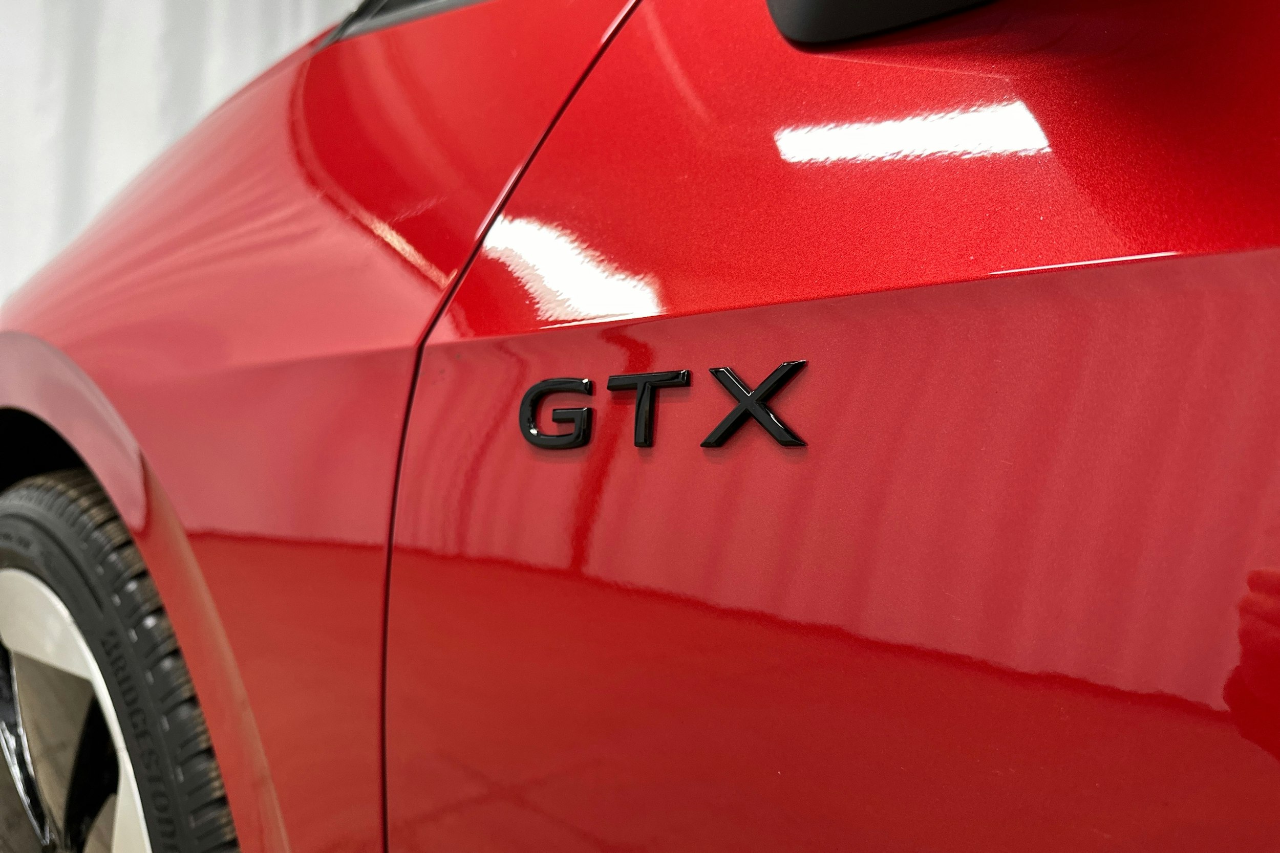 punainen Volkswagen ID.3 2025 kuva 34.