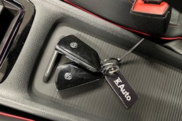 punainen Volkswagen ID.3 2025 kuva 35.