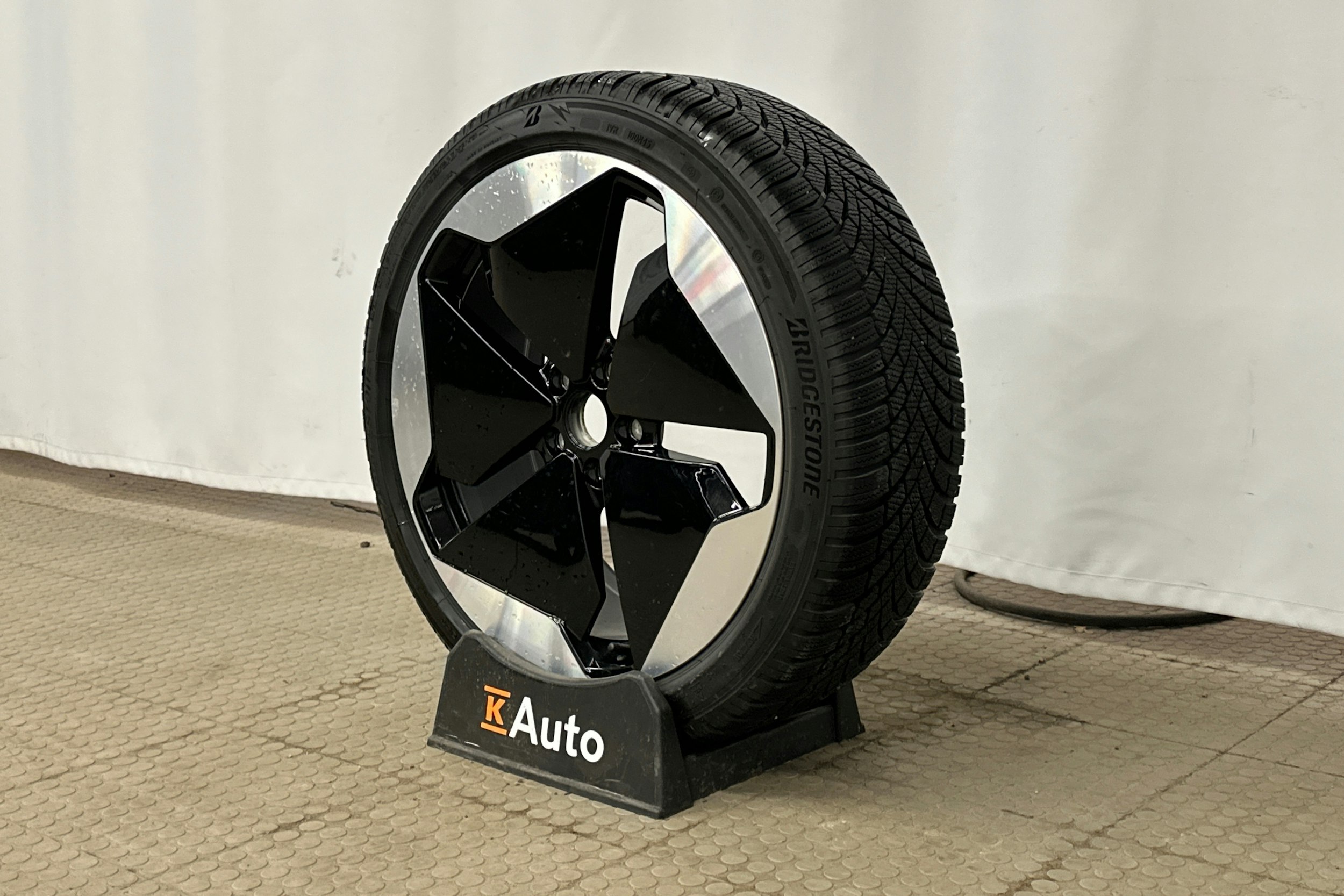 musta Volkswagen ID.3 2025 kuva 13.