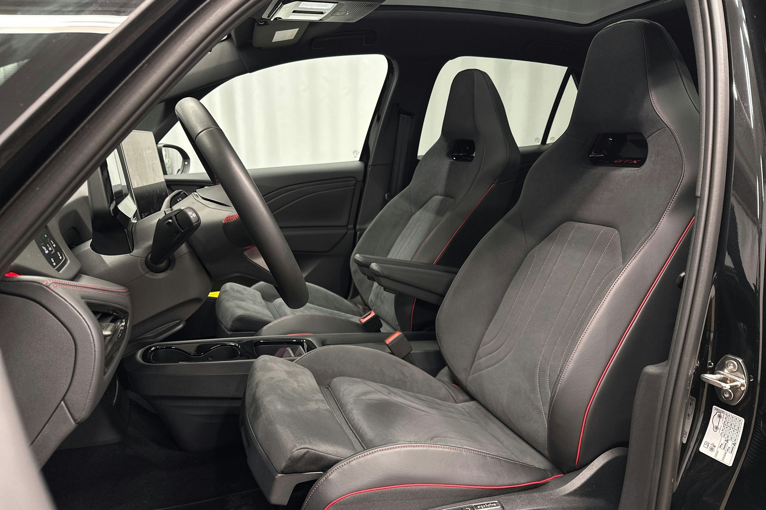 musta Volkswagen ID.3 2025 kuva 15.