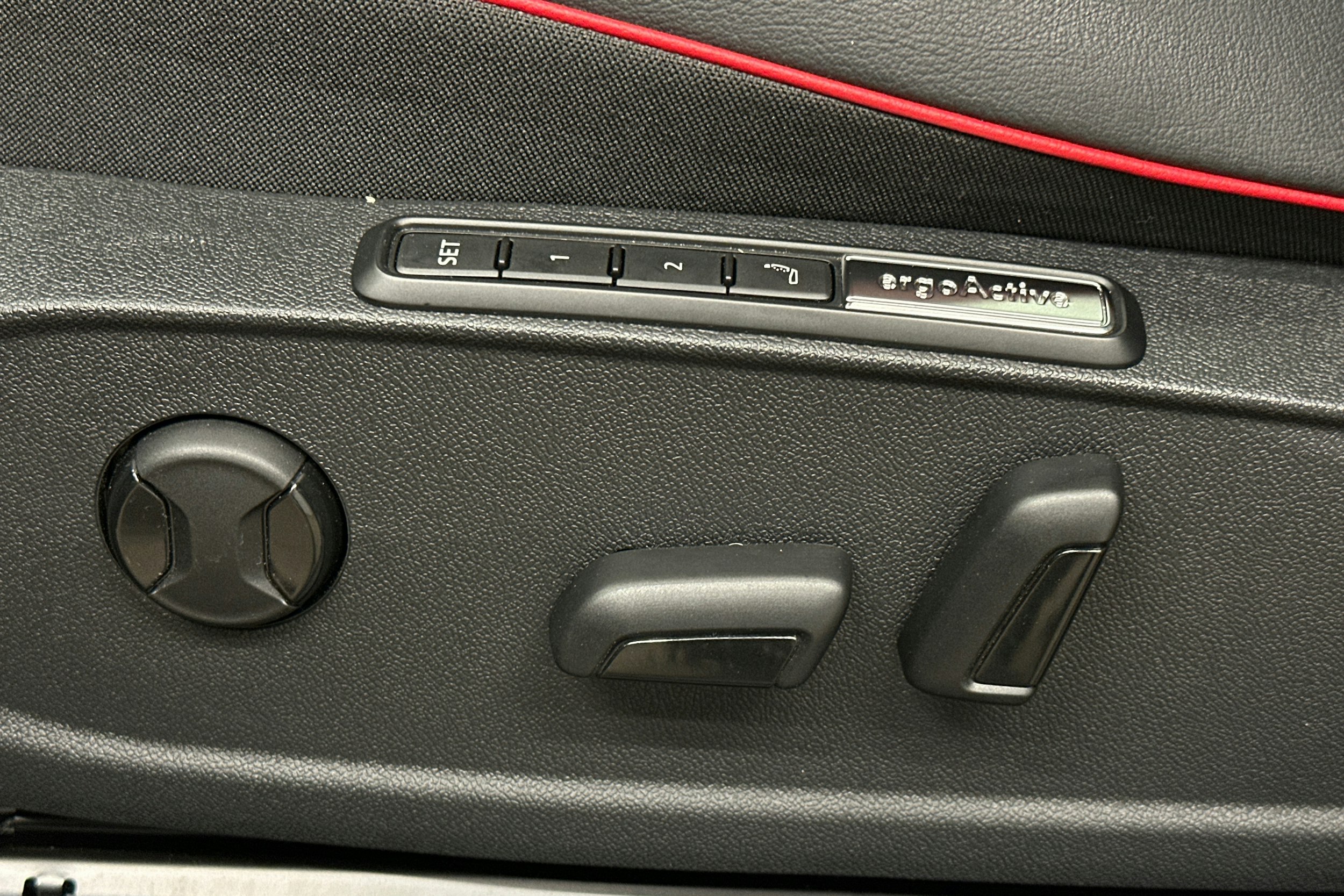 musta Volkswagen ID.3 2025 kuva 16.