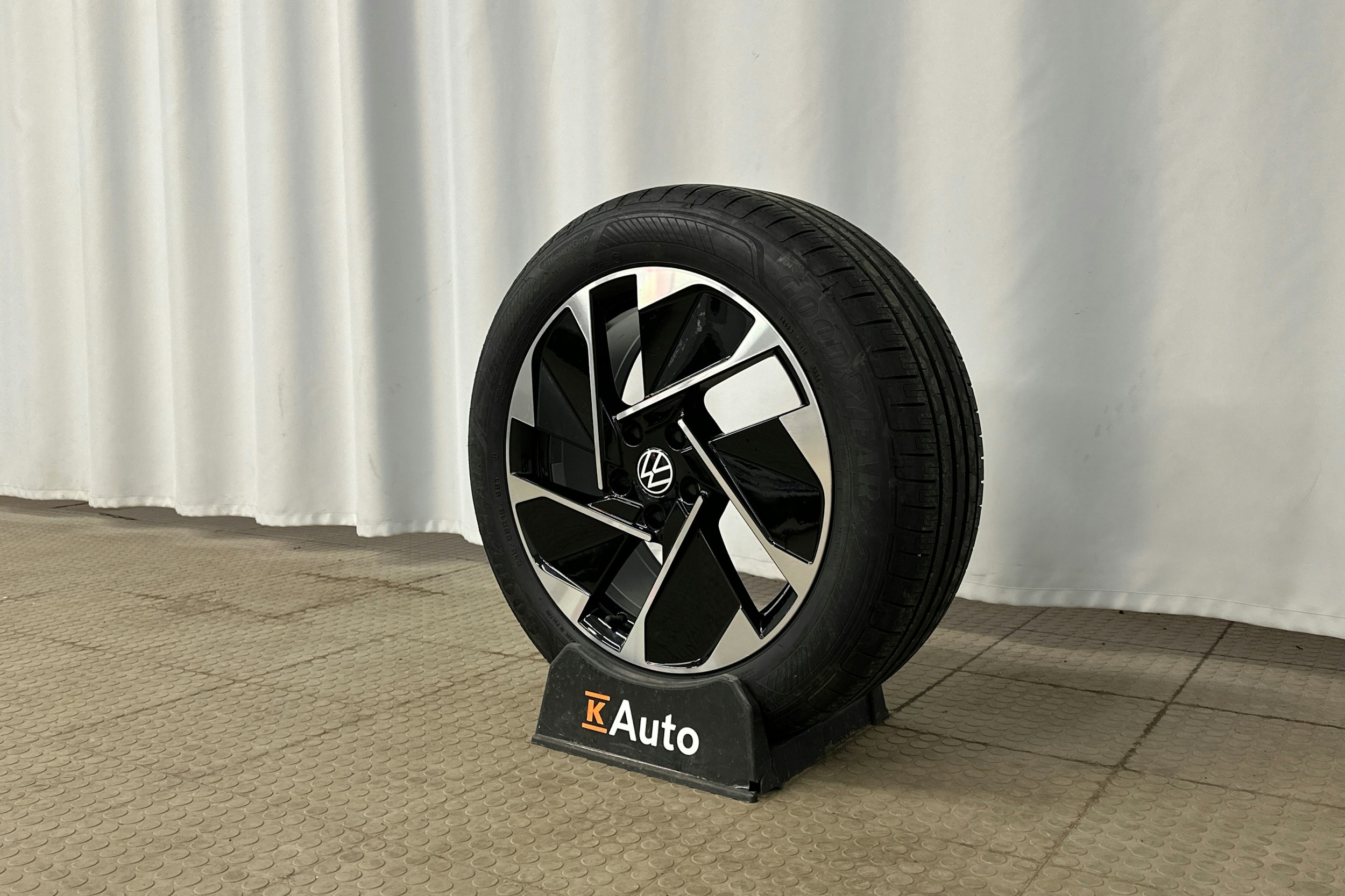 valkoinen Volkswagen ID.3 2025 kuva 13.