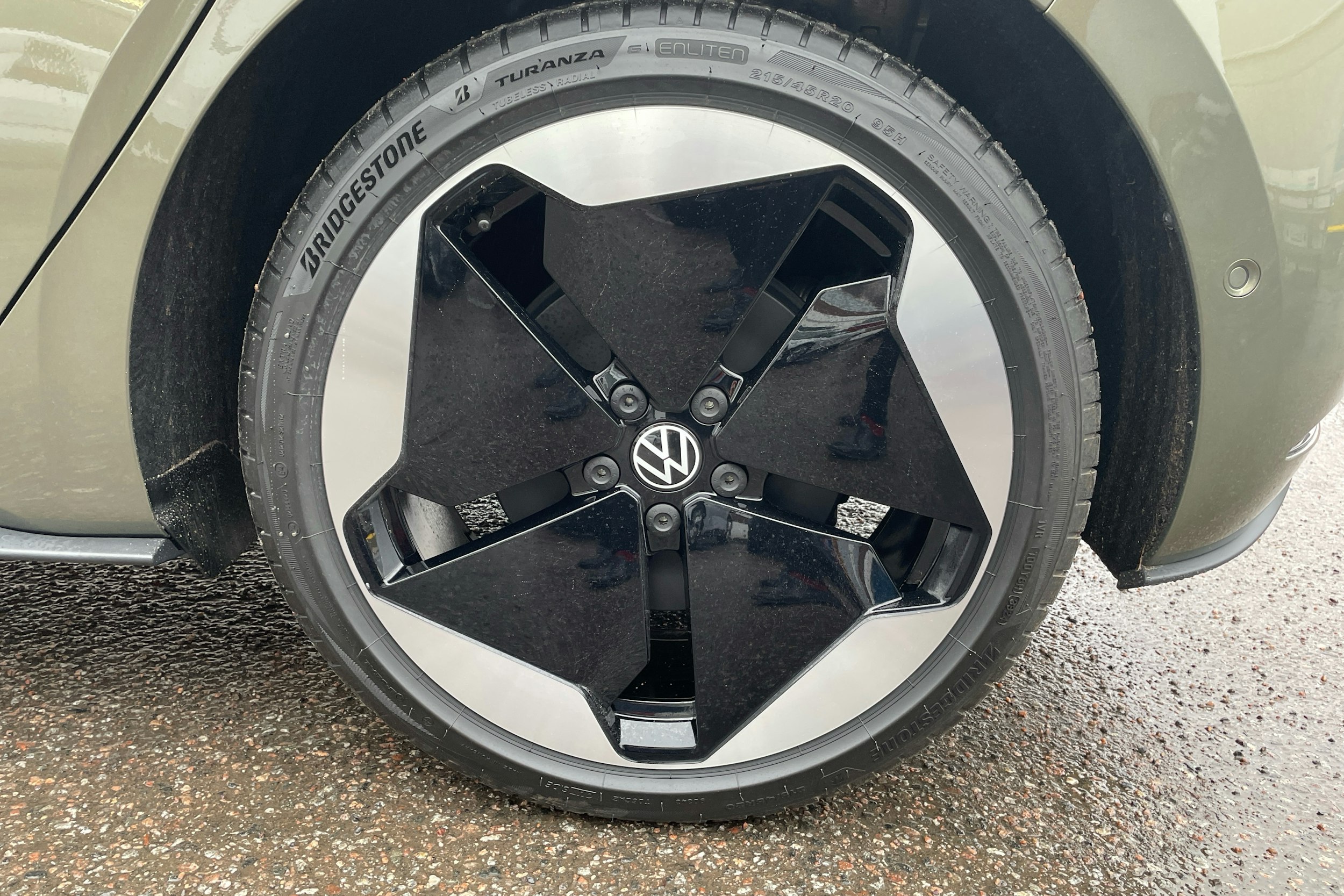 vihreä Volkswagen ID.3 2025 kuva 9.