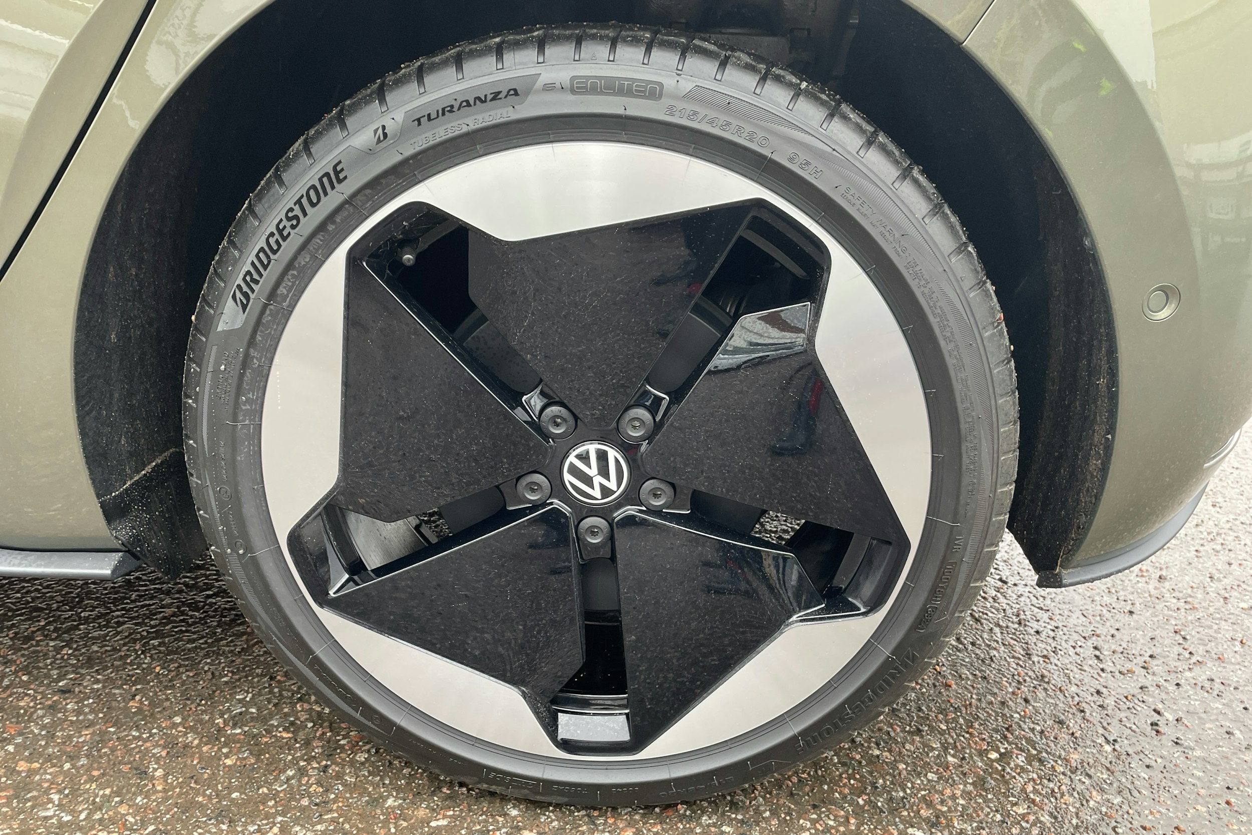 vihreä Volkswagen ID.3 2025 kuva 10.