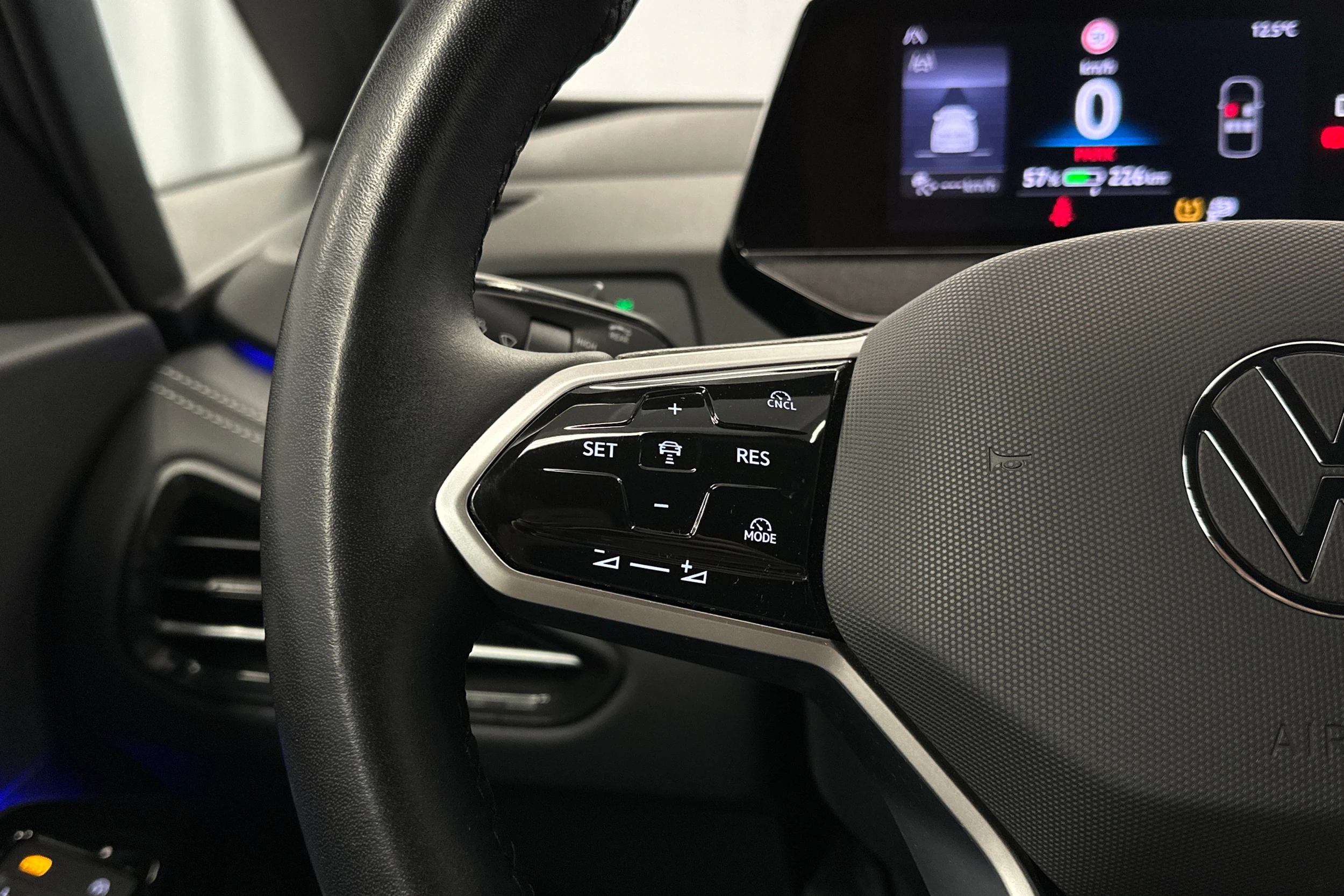 valkoinen Volkswagen ID.3 2025 kuva 15.