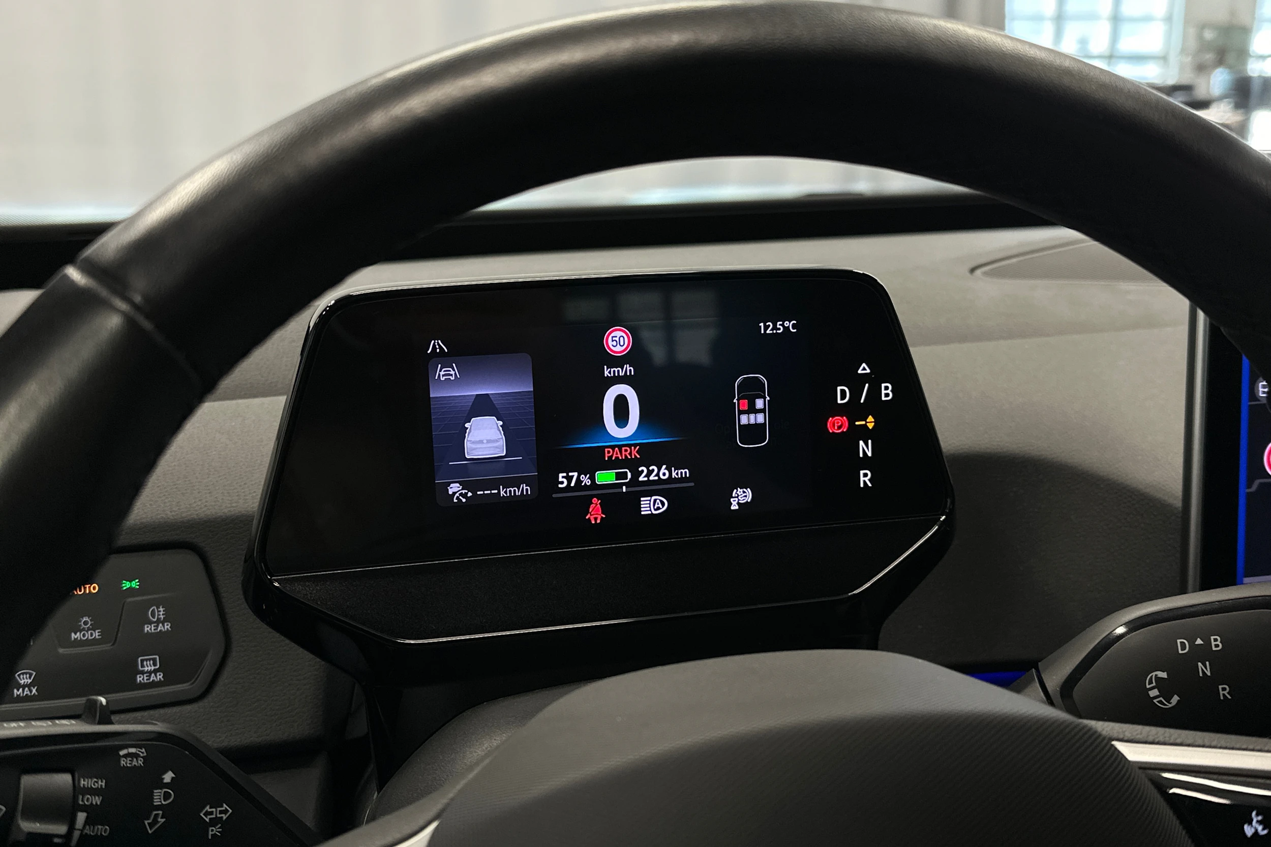 valkoinen Volkswagen ID.3 2025 kuva 17.