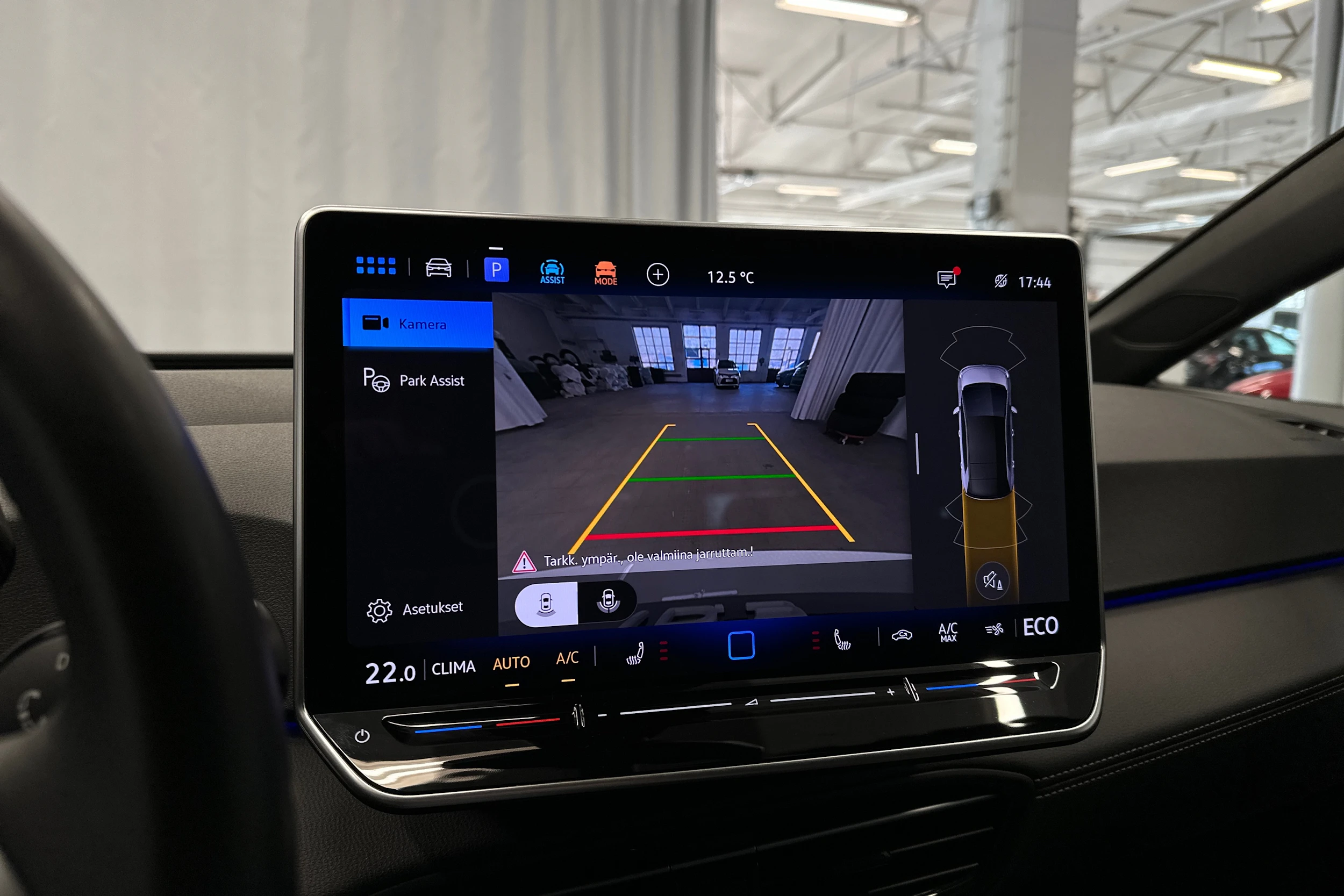 valkoinen Volkswagen ID.3 2025 kuva 19.