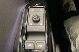 punainen Volkswagen ID.3 2026 kuva 14.