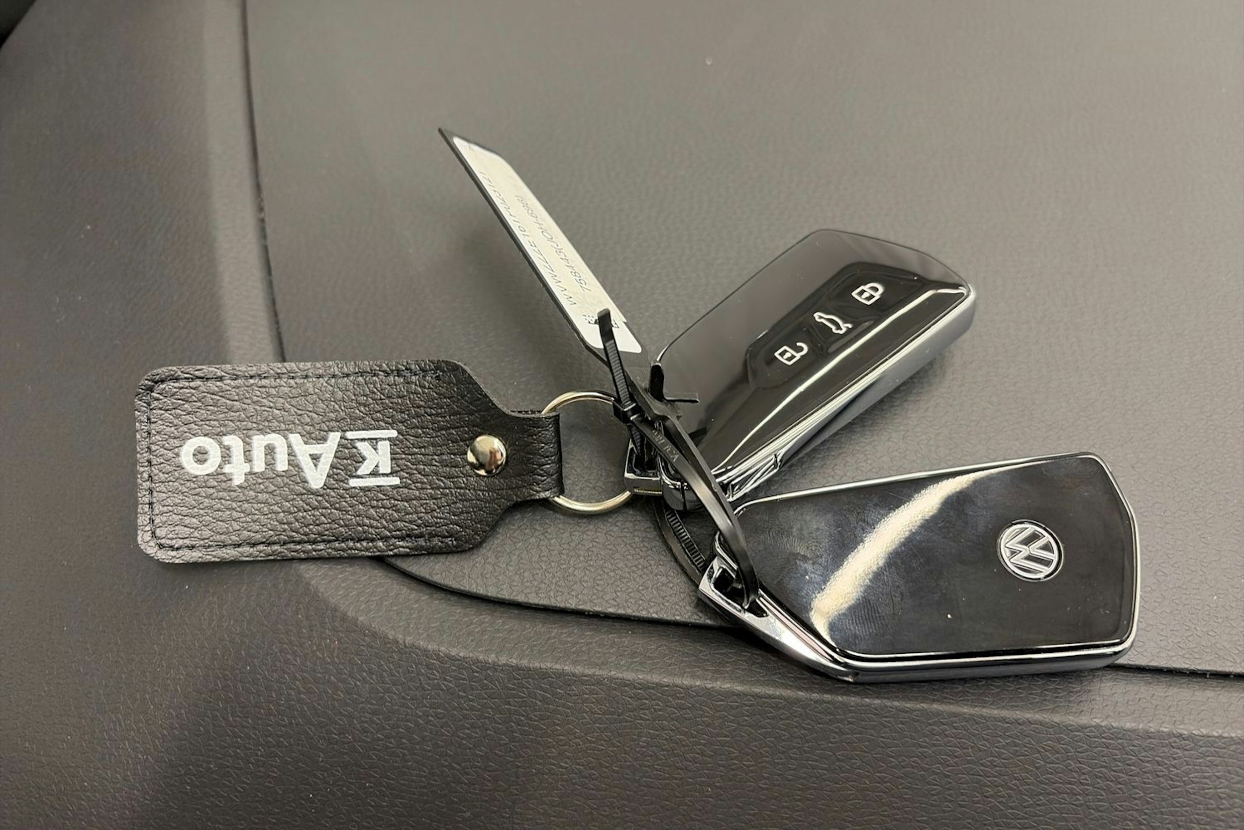 punainen Volkswagen ID.3 2026 kuva 28.