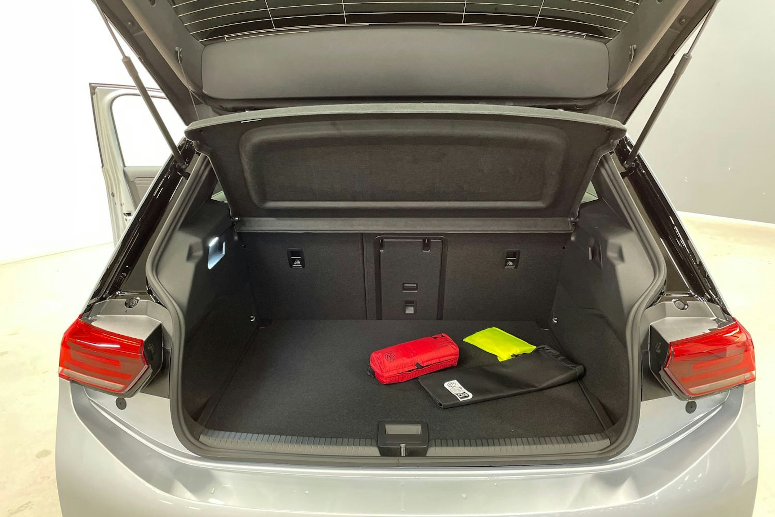 harmaa Volkswagen ID.3 2026 kuva 15.