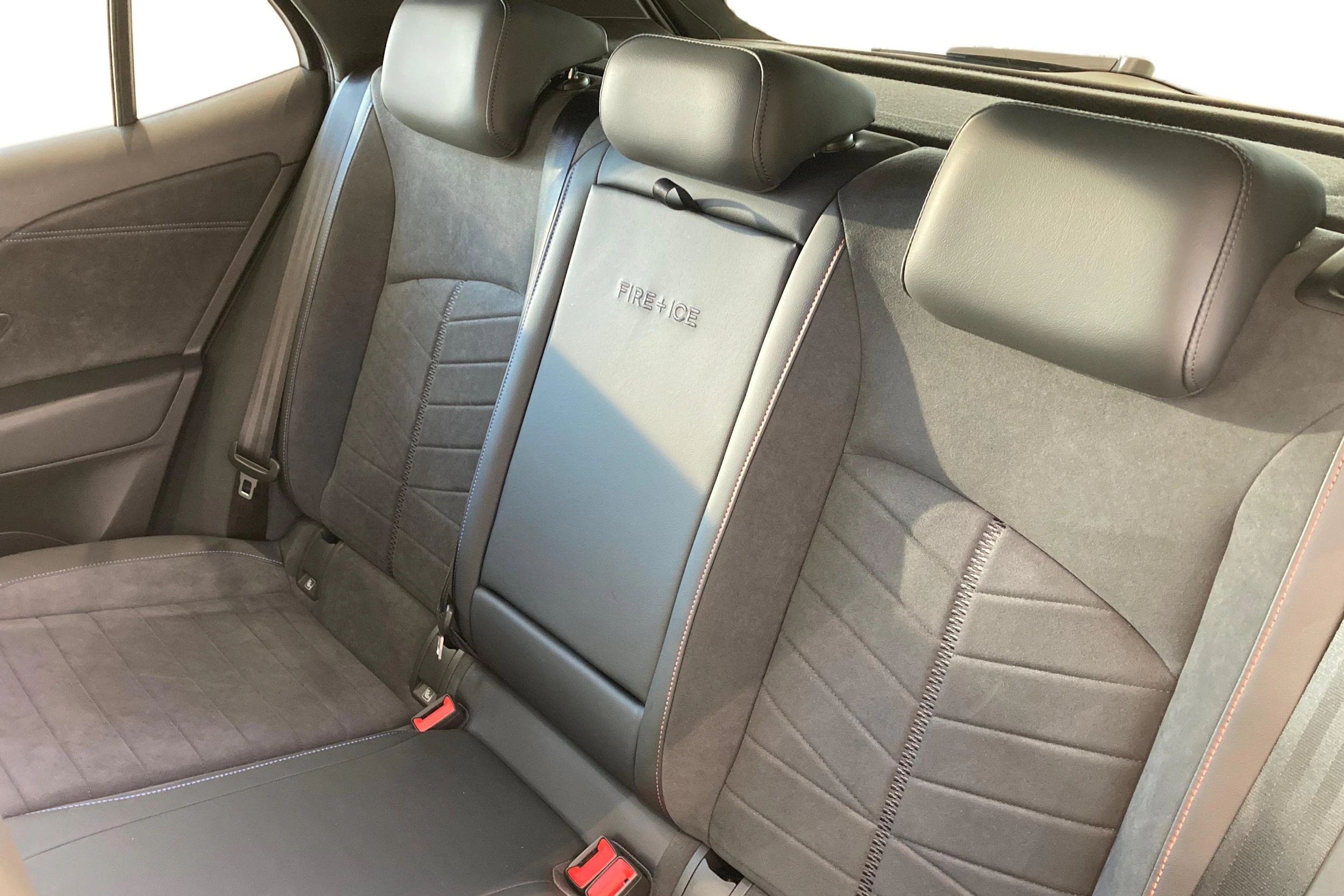 violetti Volkswagen ID.3 2026 kuva 8.