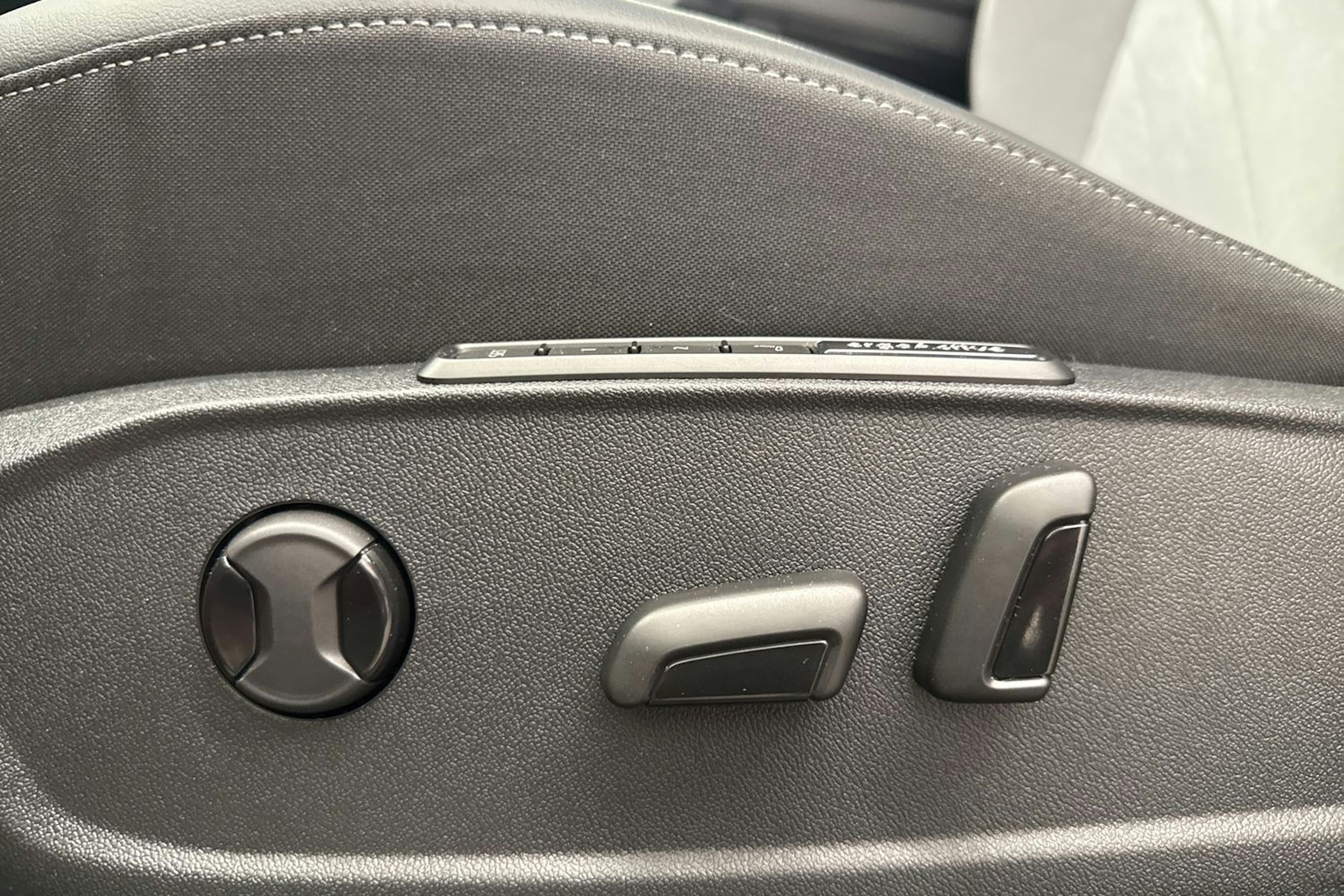 met. punainen Volkswagen ID.3 2026 kuva 10.