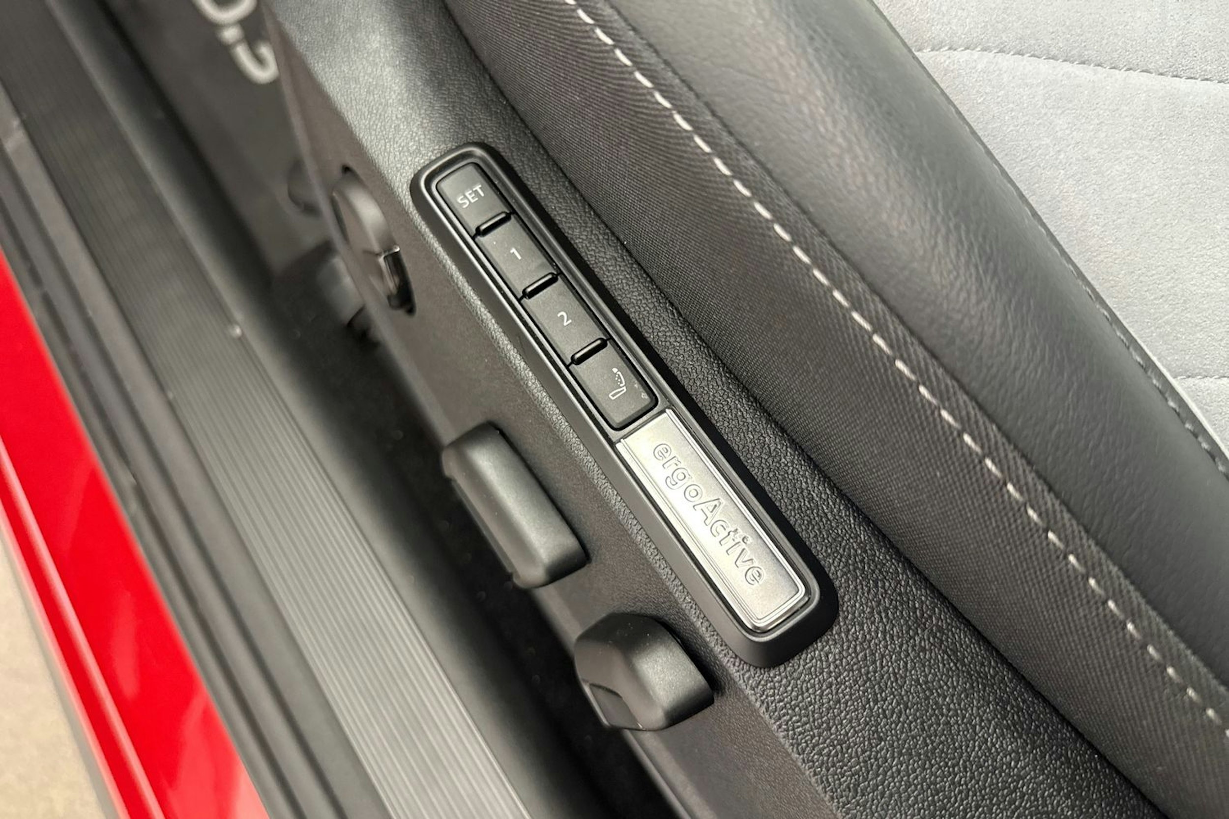 met. punainen Volkswagen ID.3 2026 kuva 11.