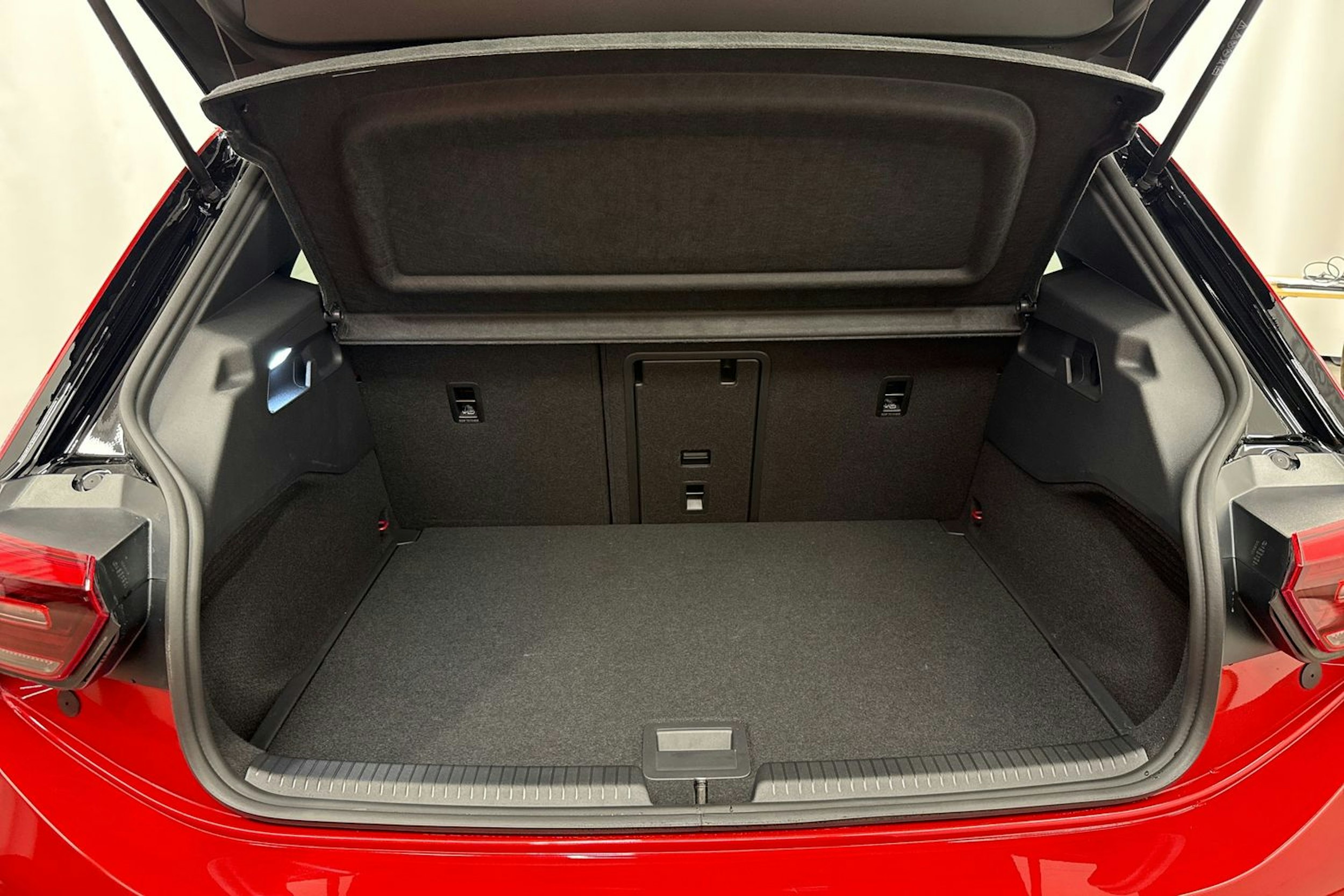 met. punainen Volkswagen ID.3 2026 kuva 35.