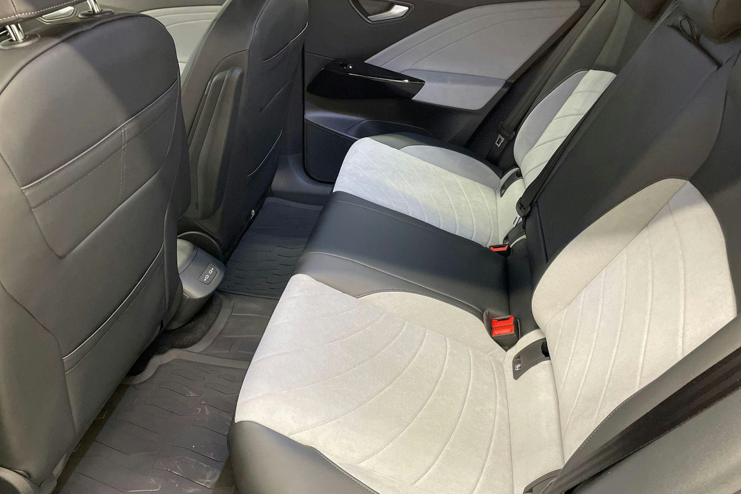 musta Volkswagen ID.3 2026 kuva 8.