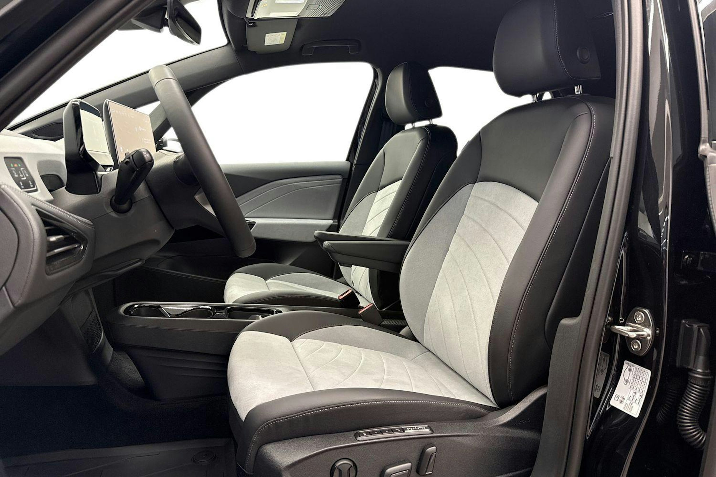 met. musta Volkswagen ID.3 2026 kuva 9.