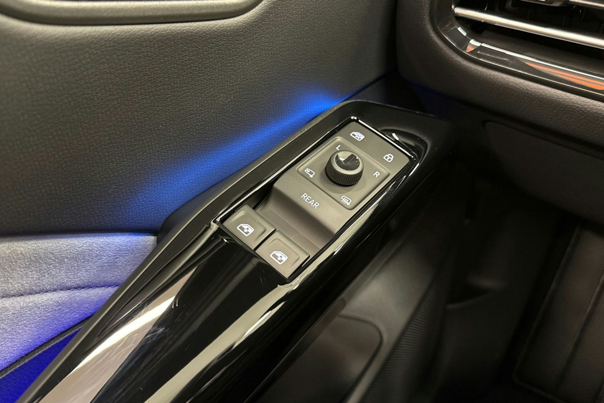 met. musta Volkswagen ID.3 2026 kuva 14.