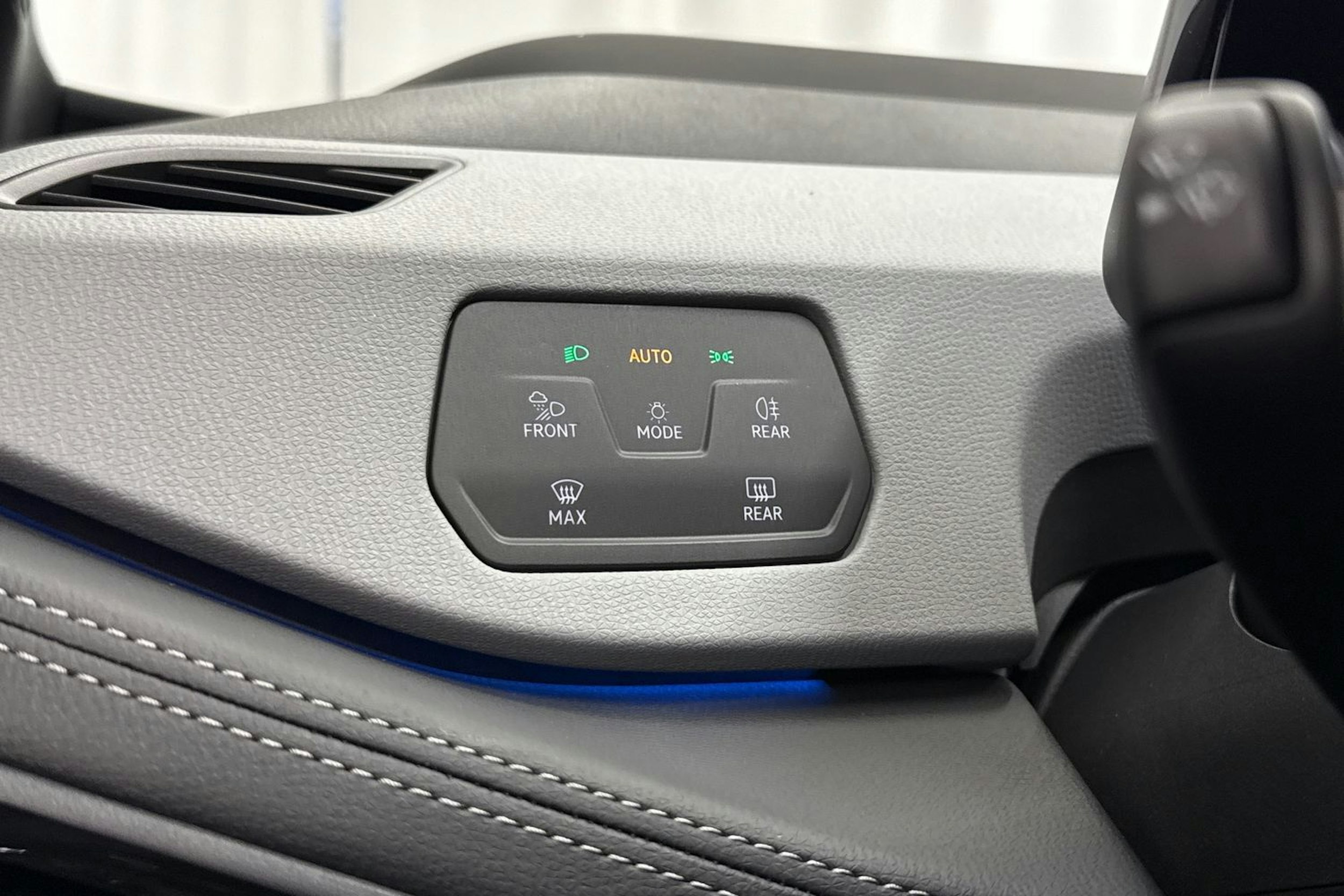 met. musta Volkswagen ID.3 2026 kuva 16.