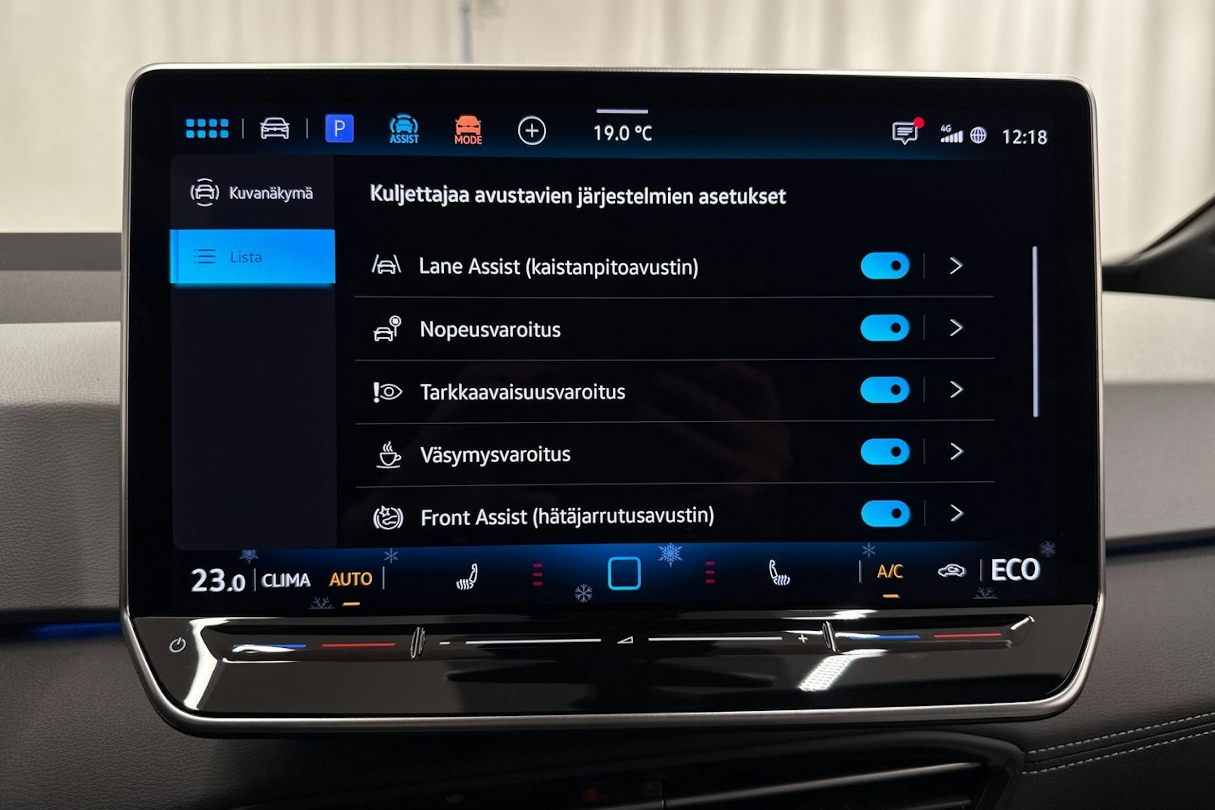 met. musta Volkswagen ID.3 2026 kuva 21.