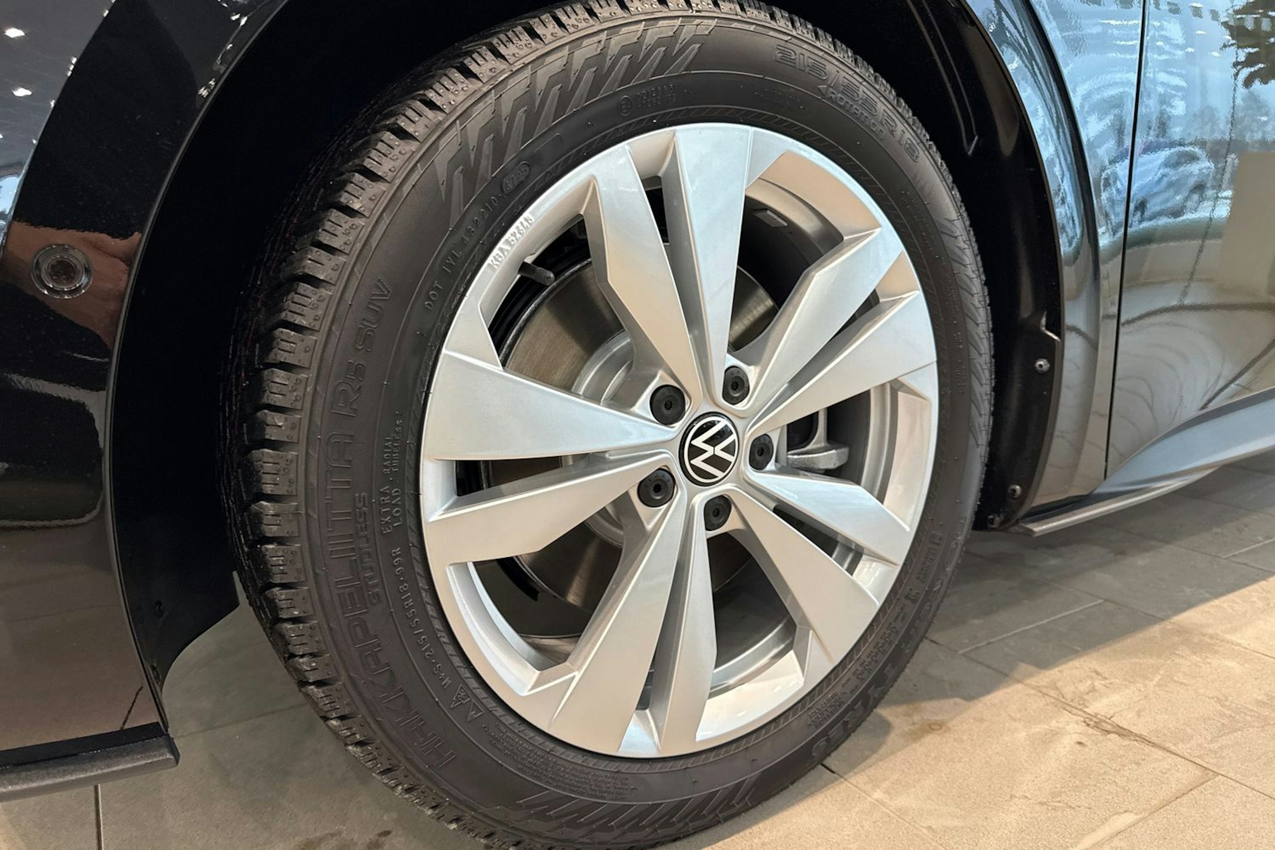 musta Volkswagen ID.3 2026 kuva 10.