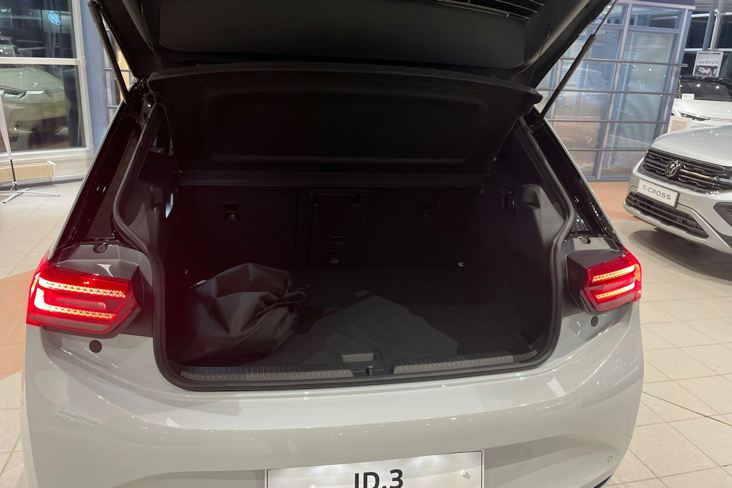 valkoinen Volkswagen ID.3 2026 kuva 11.